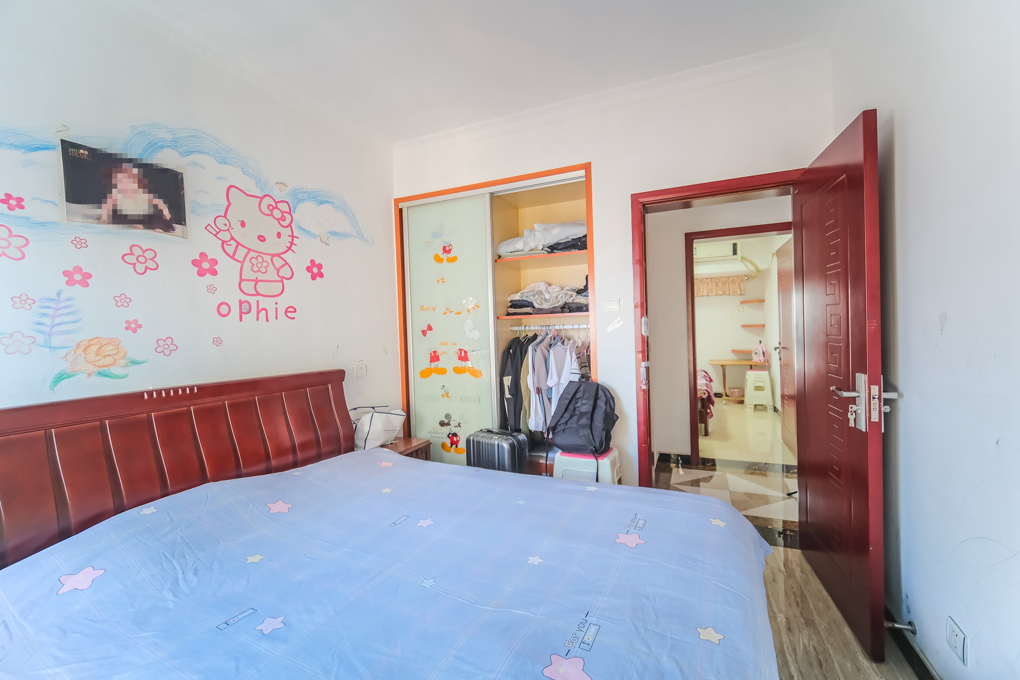 花样年华  4室2厅1卫    72.0万 花样年华  4室2厅1卫    72.0万卧室