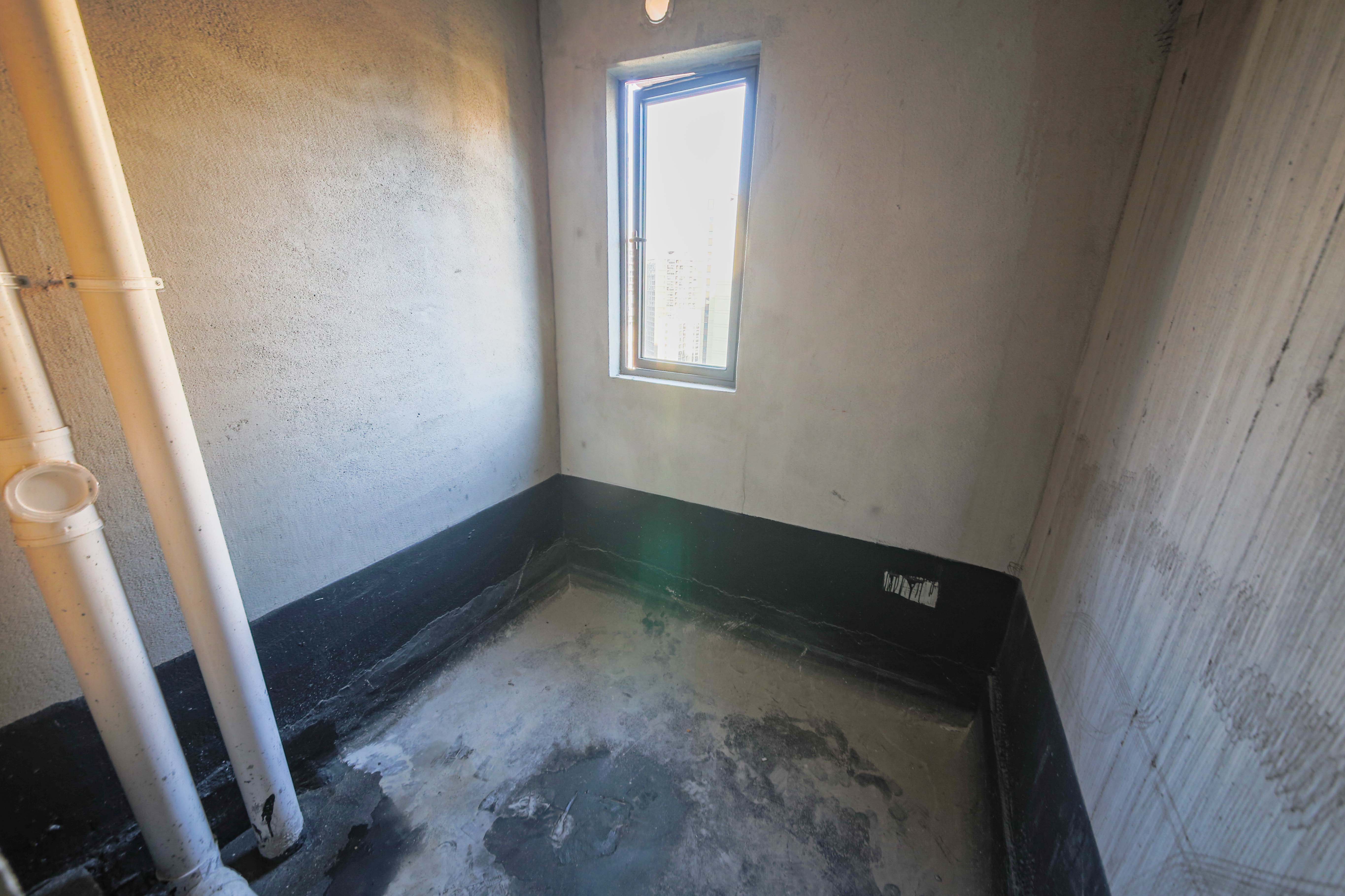 中建钰和城  4室2厅2卫   190.00万卫生间