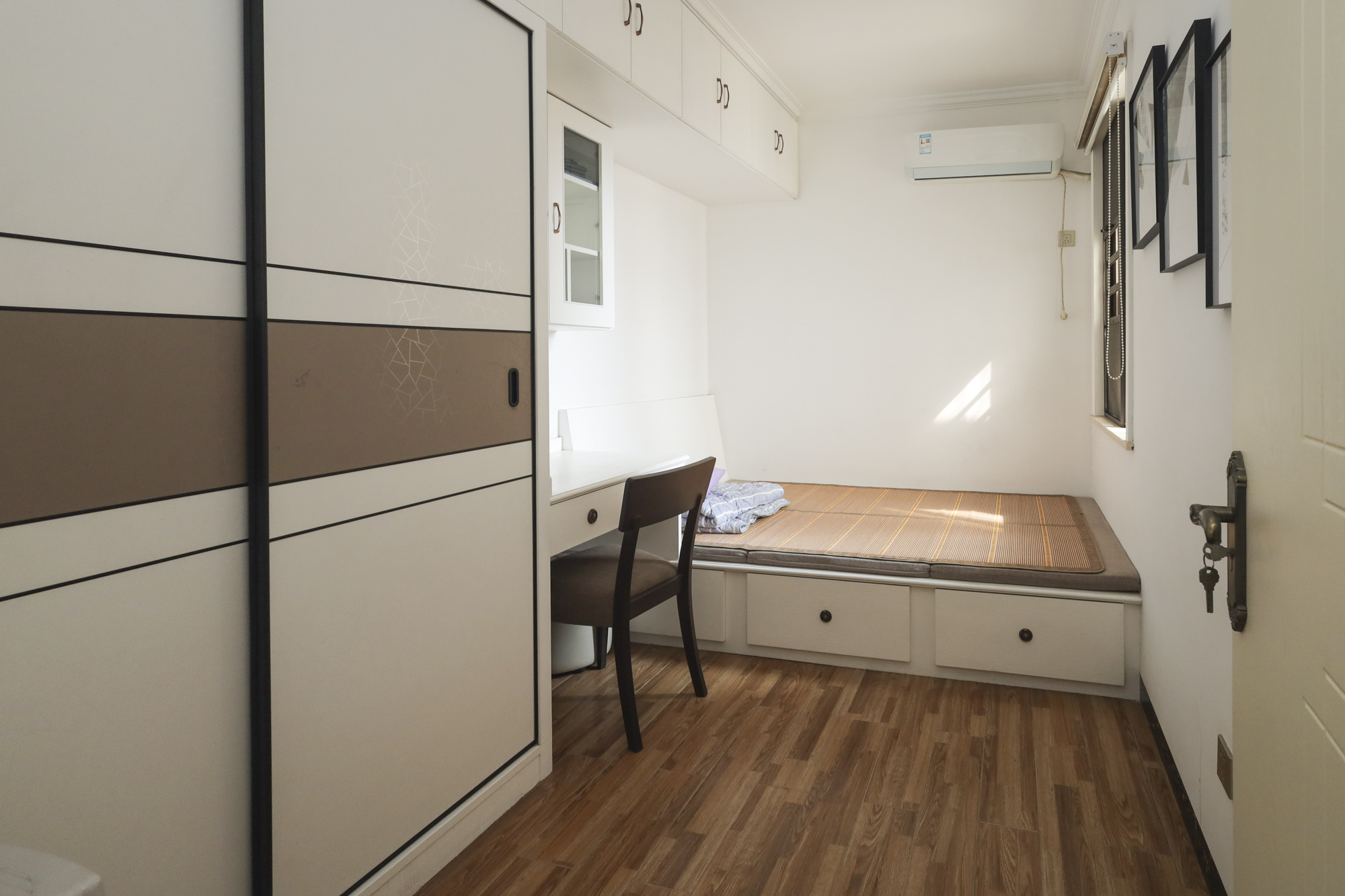 山语城三期 3室2厅1卫 63.0万 山语城三期 3室2厅1卫 63.0万卧室