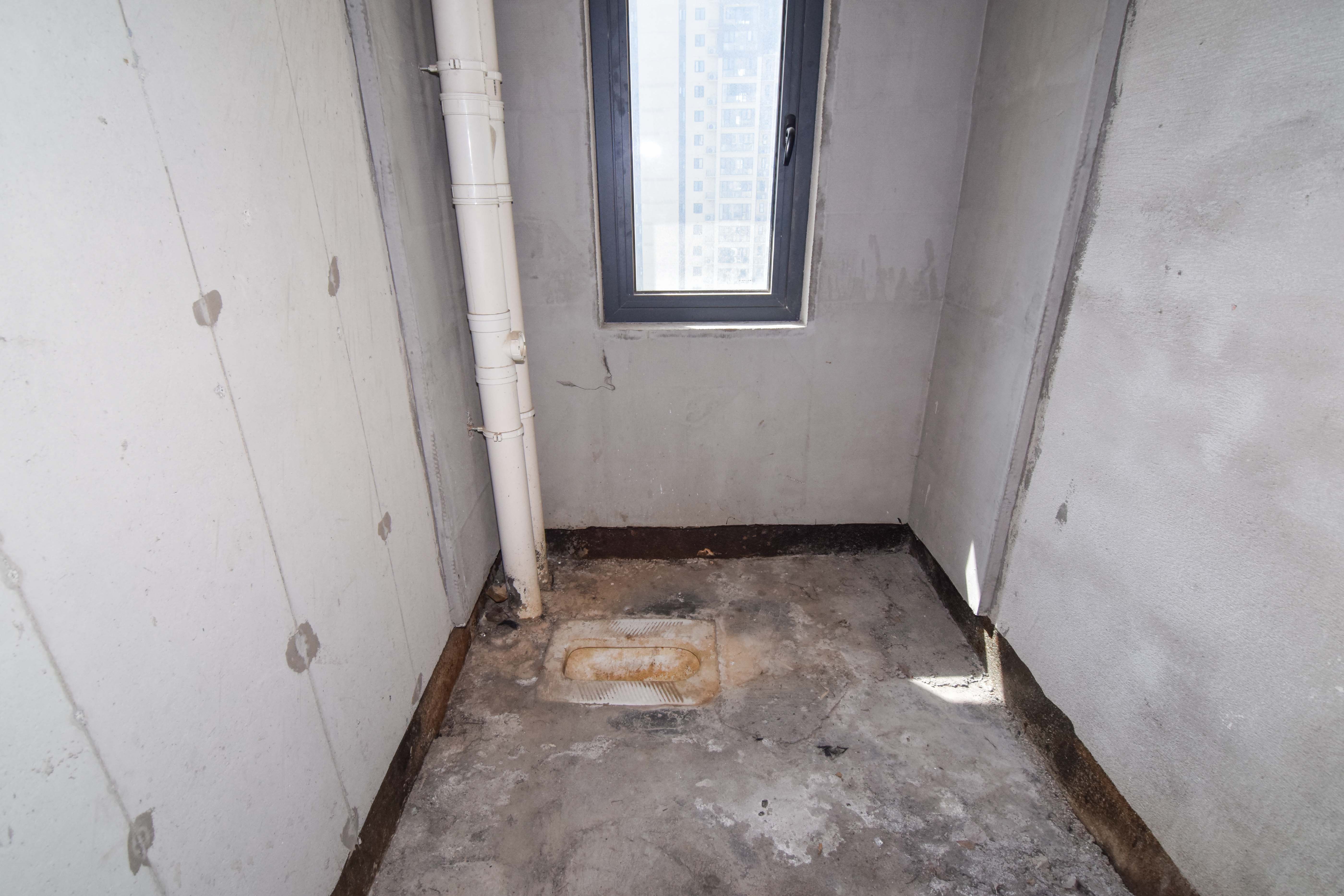 中粮鸿云 4室2厅2卫 95.0万 中粮鸿云 4室2厅2卫 95.0万卫生间