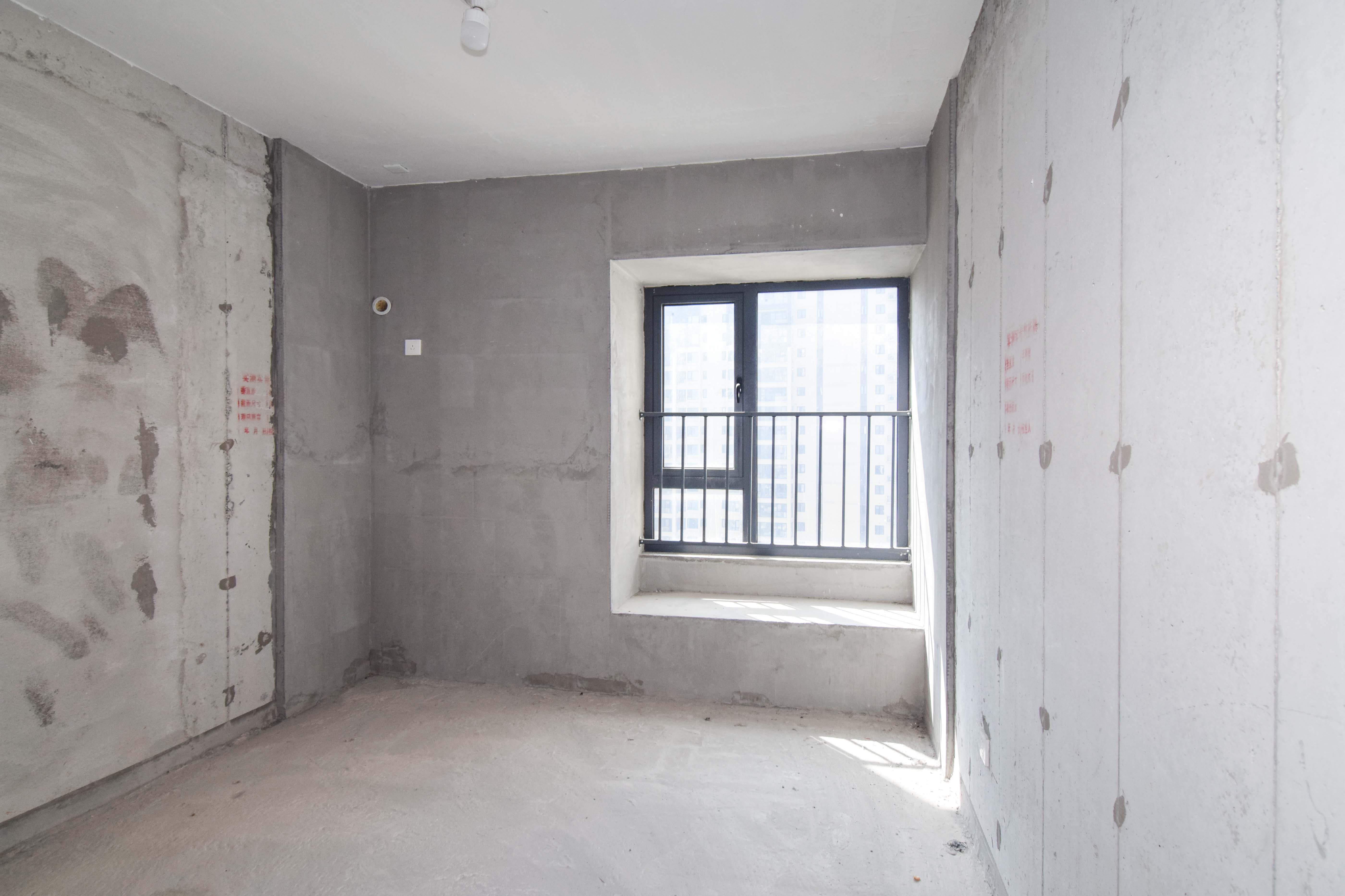 中粮鸿云 4室2厅2卫 95.0万 中粮鸿云 4室2厅2卫 95.0万卧室