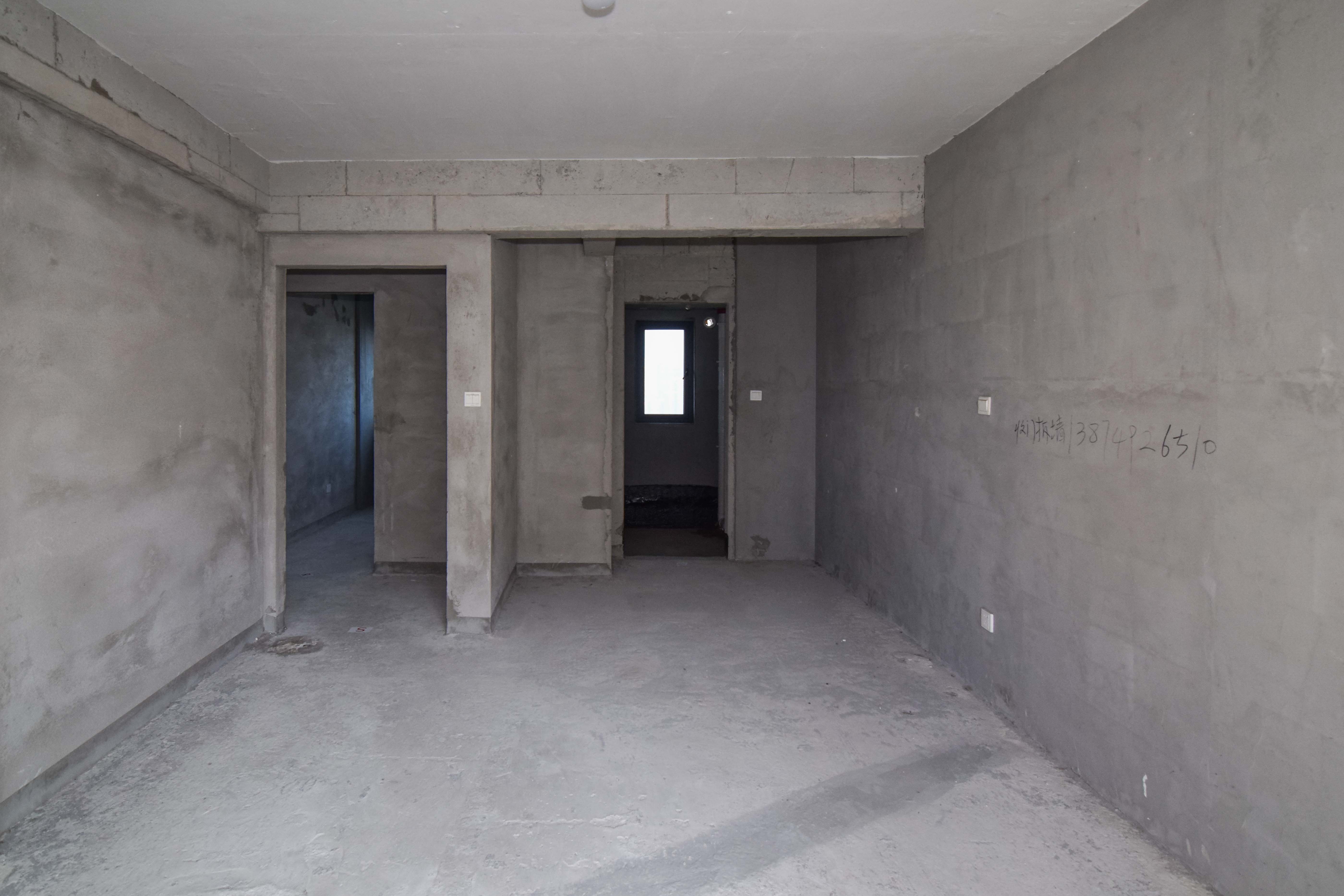 中粮鸿云 4室2厅2卫 95.0万 中粮鸿云 4室2厅2卫 95.0万卧室