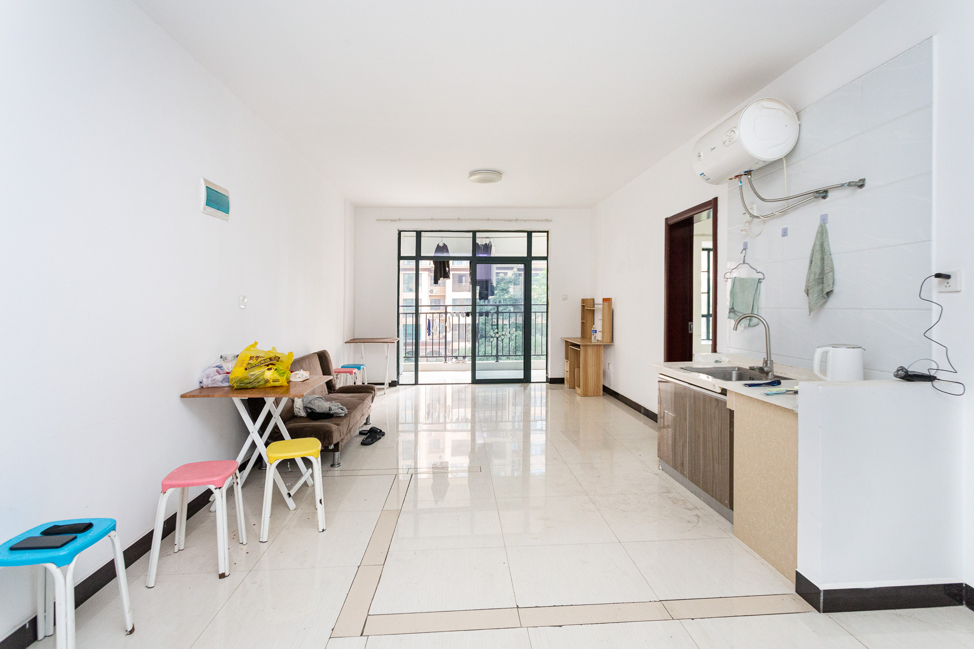 金湘苑(星澜之悦)  3室2厅2卫    69.0万 金湘苑(星澜之悦)  3室2厅2卫    69.0万客厅