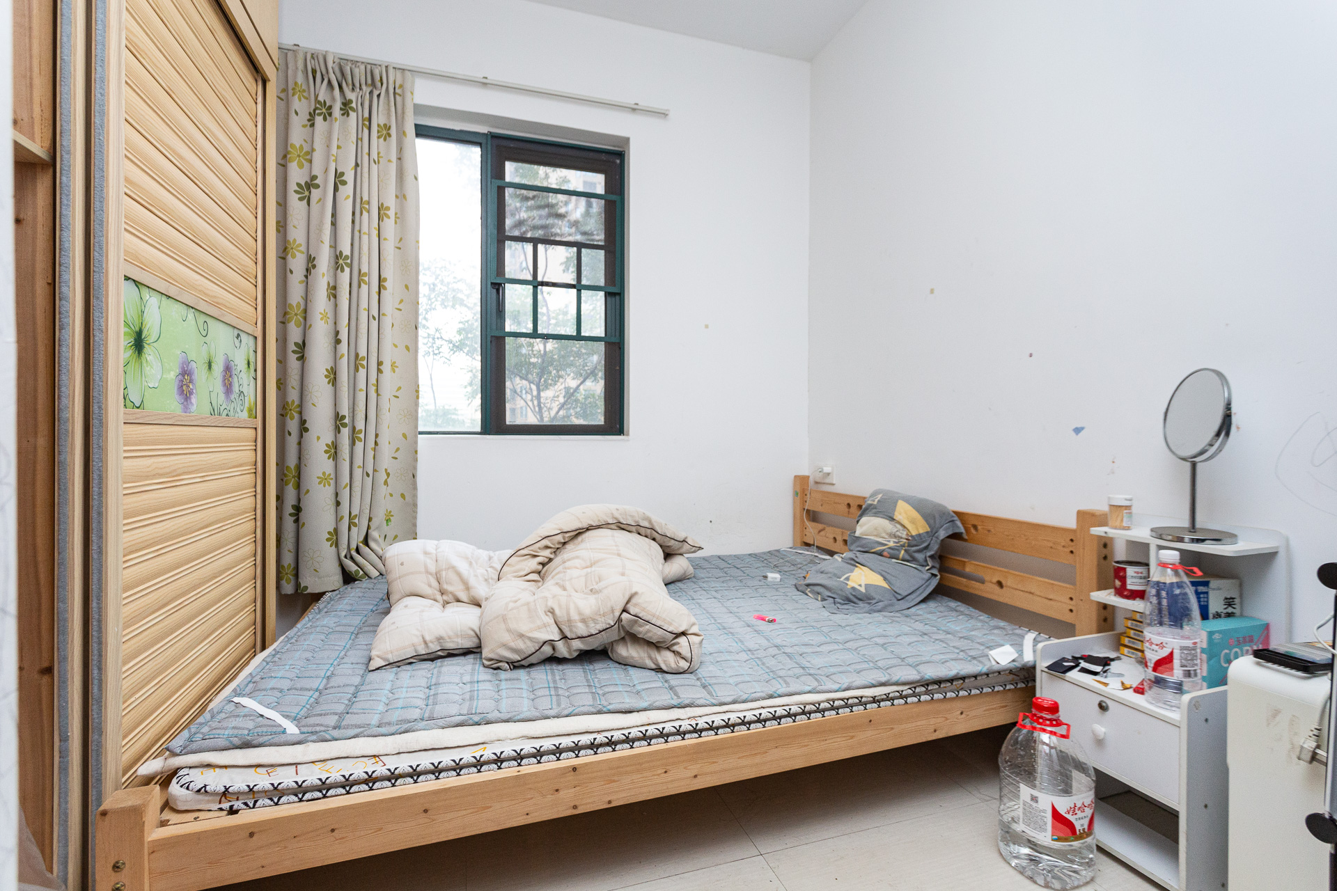 金湘苑(星澜之悦)  3室2厅2卫    69.0万 金湘苑(星澜之悦)  3室2厅2卫    69.0万卧室