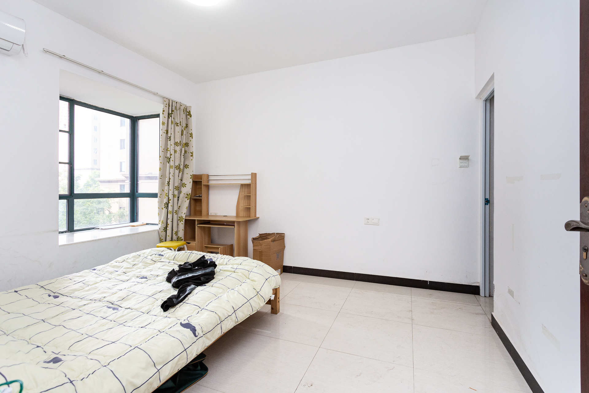 金湘苑(星澜之悦)  3室2厅2卫    69.0万 金湘苑(星澜之悦)  3室2厅2卫    69.0万卧室