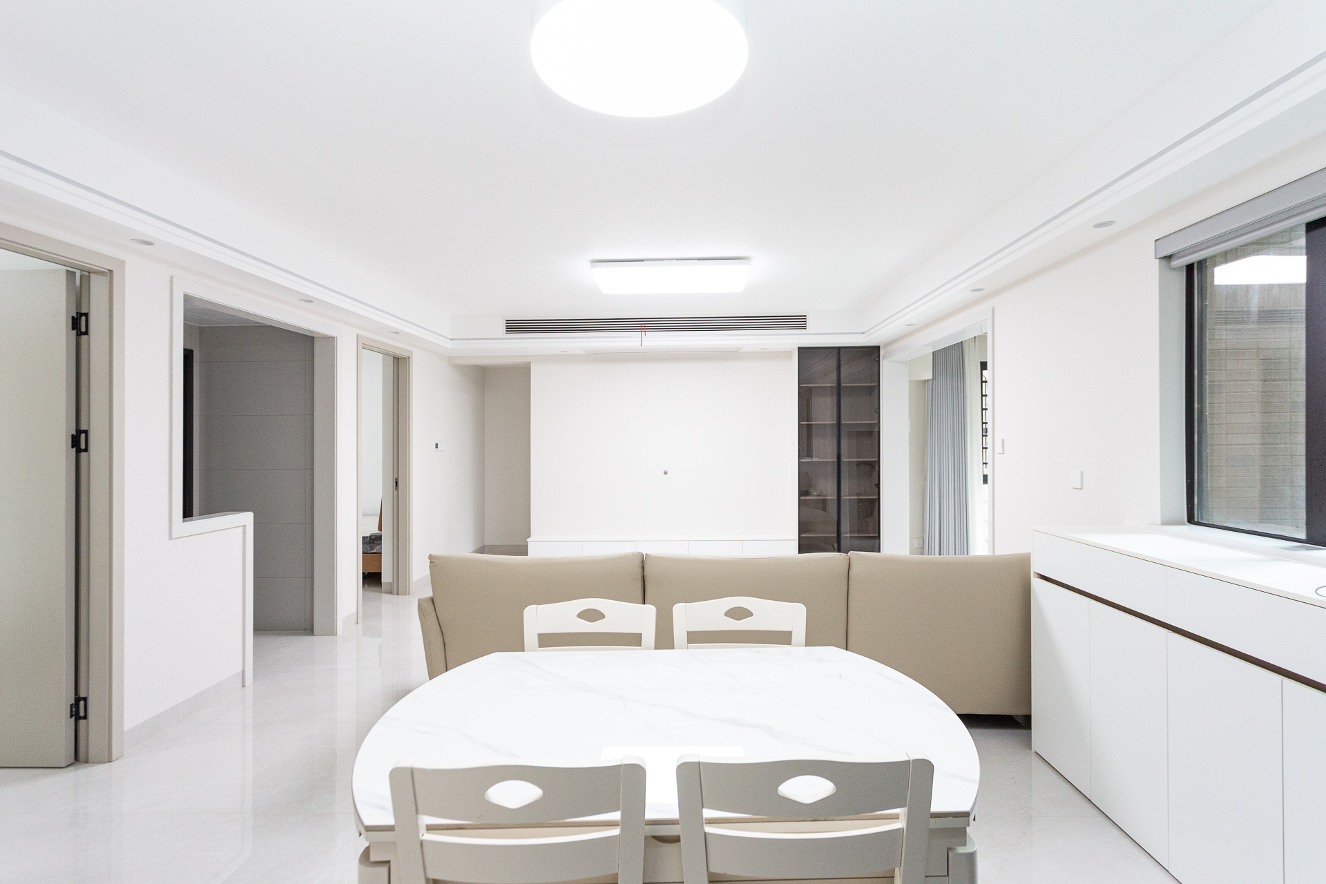 时代倾城三期  4室2厅2卫    122.0万 时代倾城三期  4室2厅2卫    122.0万客厅