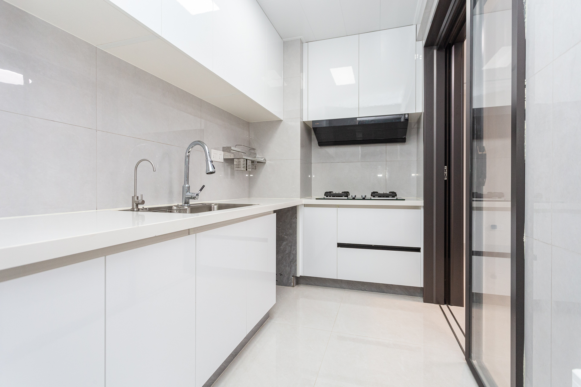 时代倾城三期  4室2厅2卫    122.0万 时代倾城三期  4室2厅2卫    122.0万厨房