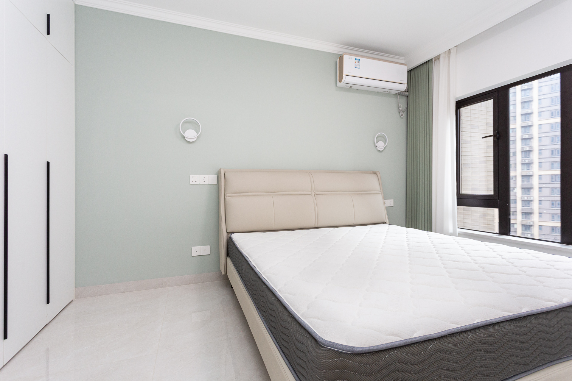 时代倾城三期  4室2厅2卫    122.0万 时代倾城三期  4室2厅2卫    122.0万卧室