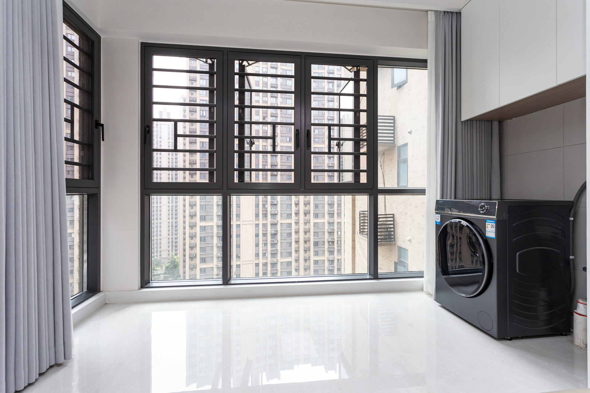 时代倾城三期  4室2厅2卫    122.0万 时代倾城三期  4室2厅2卫    122.0万阳台