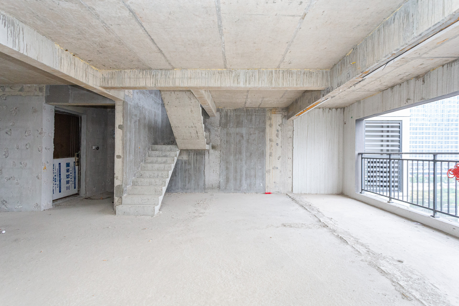 越秀湘江星汇城二期 4室1厅3卫 130.0万 越秀湘江星汇城二期 4室1厅3卫 130.0万客厅