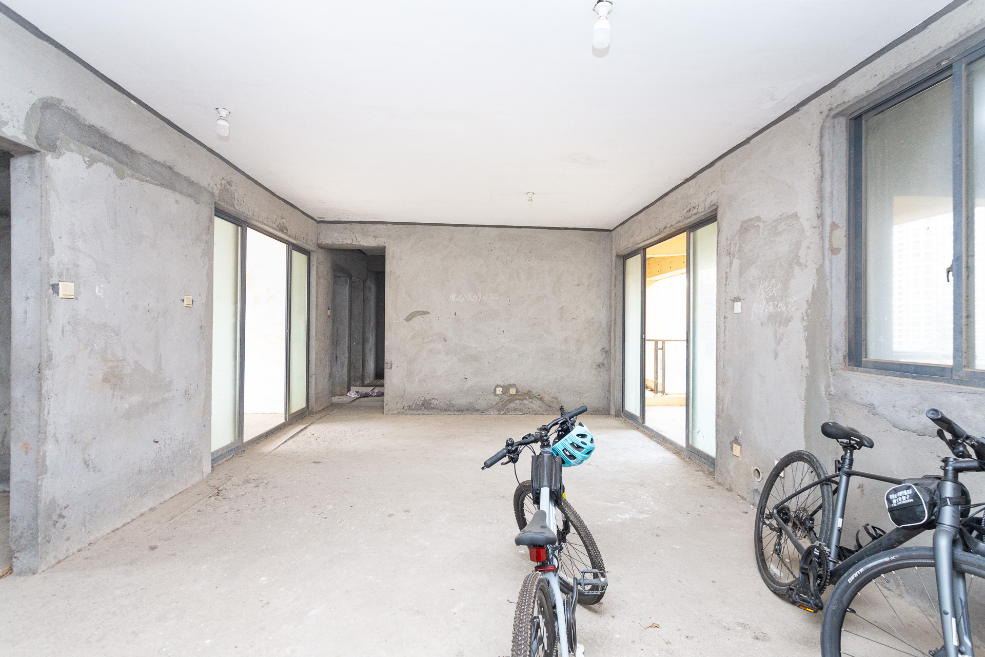 勤诚达新界 5室2厅2卫 120.0万 勤诚达新界 5室2厅2卫 120.0万客厅