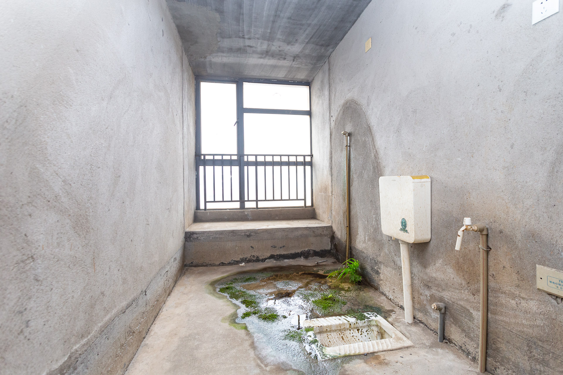 勤诚达新界 5室2厅2卫 120.0万 勤诚达新界 5室2厅2卫 120.0万卫生间