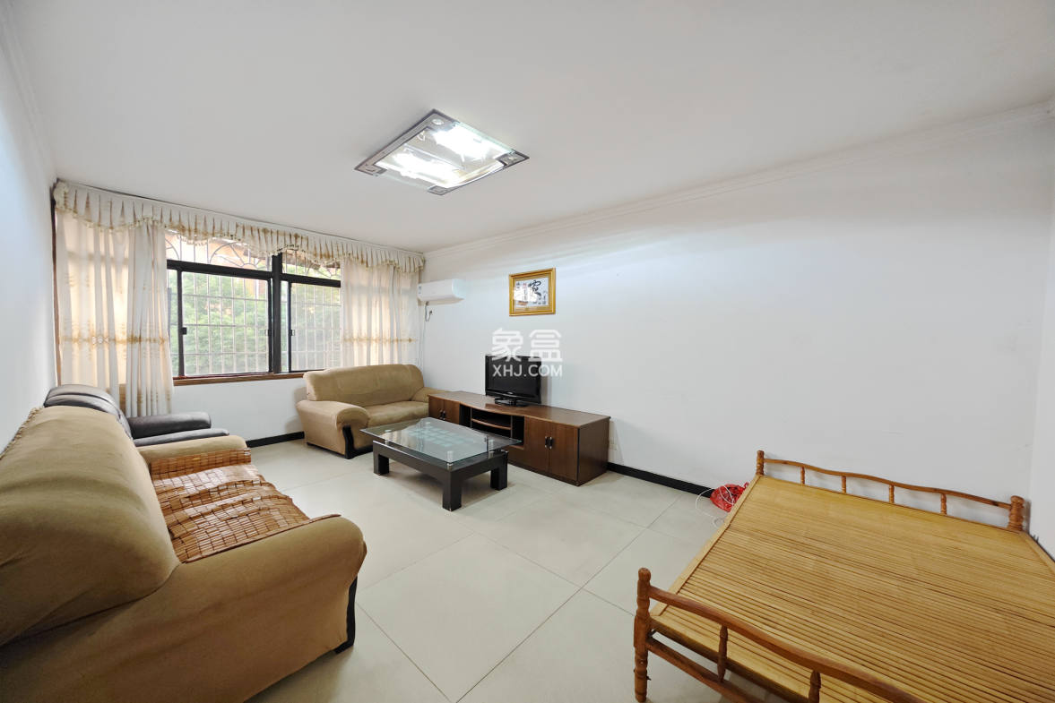 长鑫美树园 2室2厅1卫 64.8万 长鑫美树园 2室2厅1卫 64.8万客厅