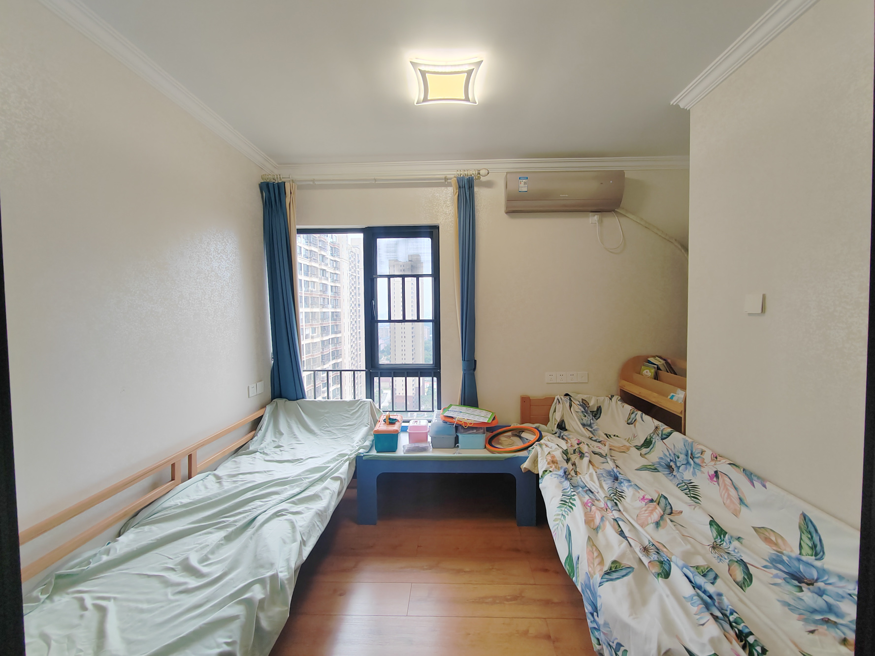 保利城(中航城国际社区、郡原美村) 4室2厅2卫 82.0万 保利城(中航城国际社区、郡原美村) 4室2厅2卫 82.0万卧室