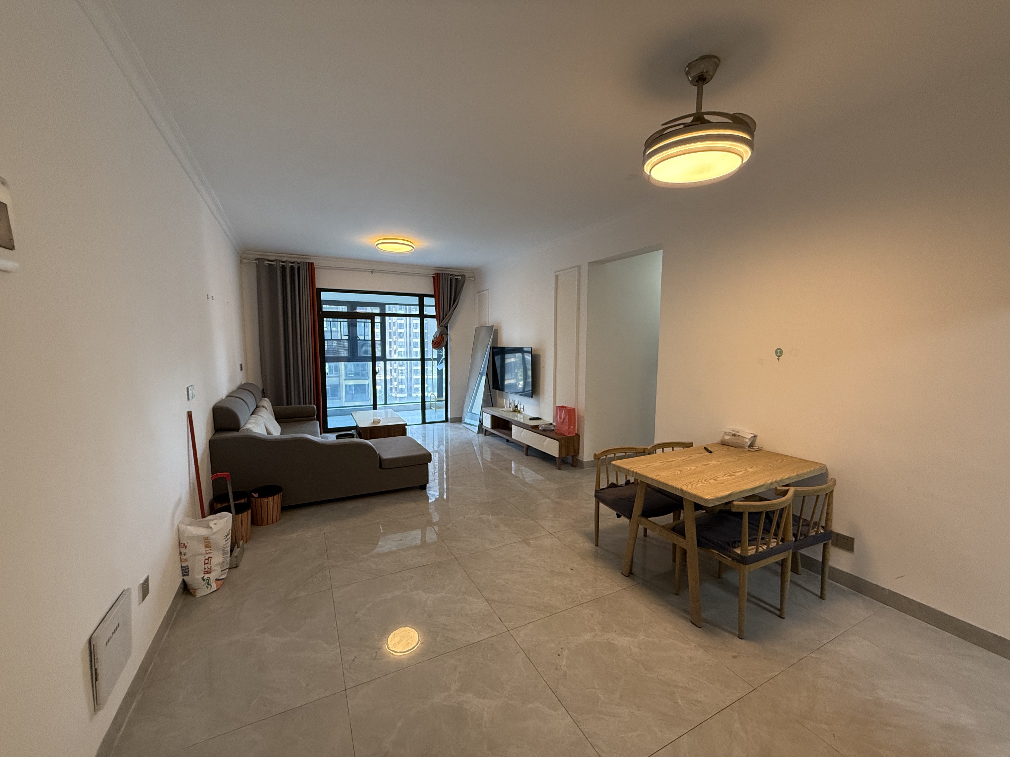 春藤小镇  3室2厅2卫    74.8万 春藤小镇  3室2厅2卫    74.8万