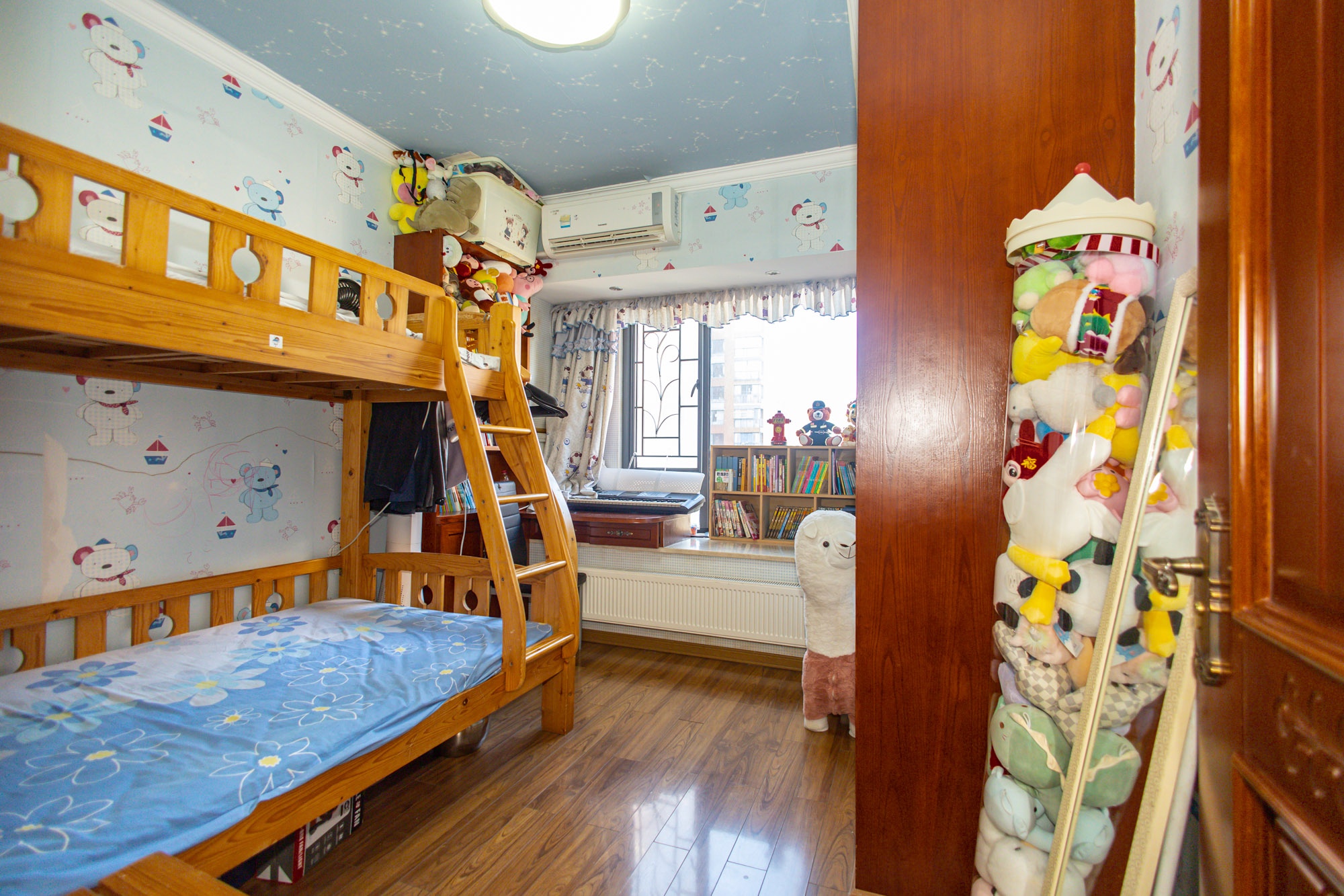 华润凤凰城二期 4室2厅2卫 116.88万 华润凤凰城二期 4室2厅2卫 116.88万卧室