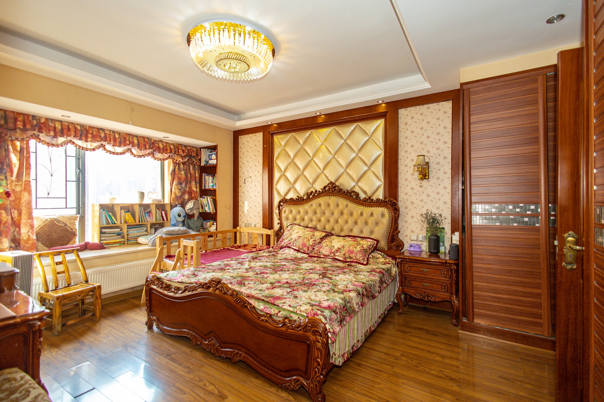 华润凤凰城二期 4室2厅2卫 116.88万 华润凤凰城二期 4室2厅2卫 116.88万卧室