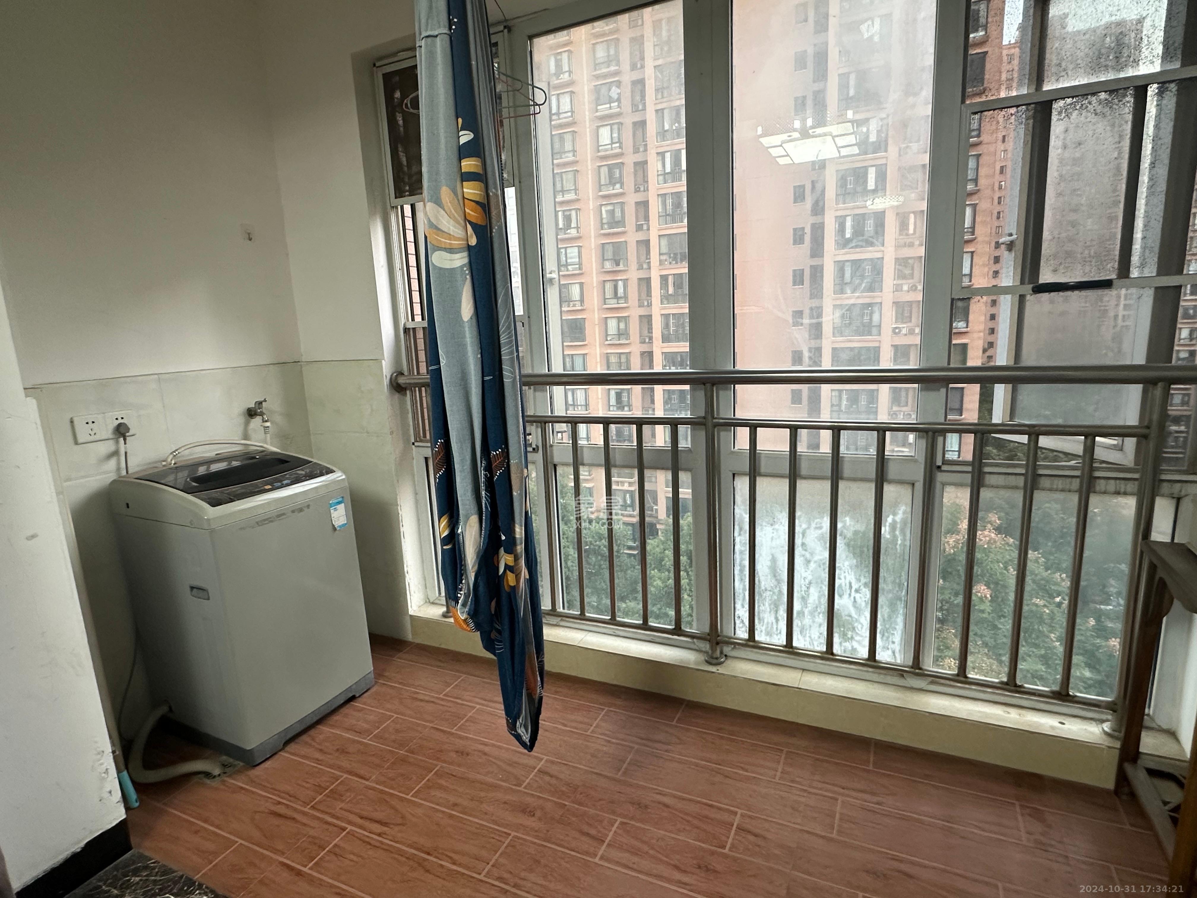 丽发新城  2室2厅1卫    1800.0元/月 丽发新城  2室2厅1卫    1800.0元/月室内图