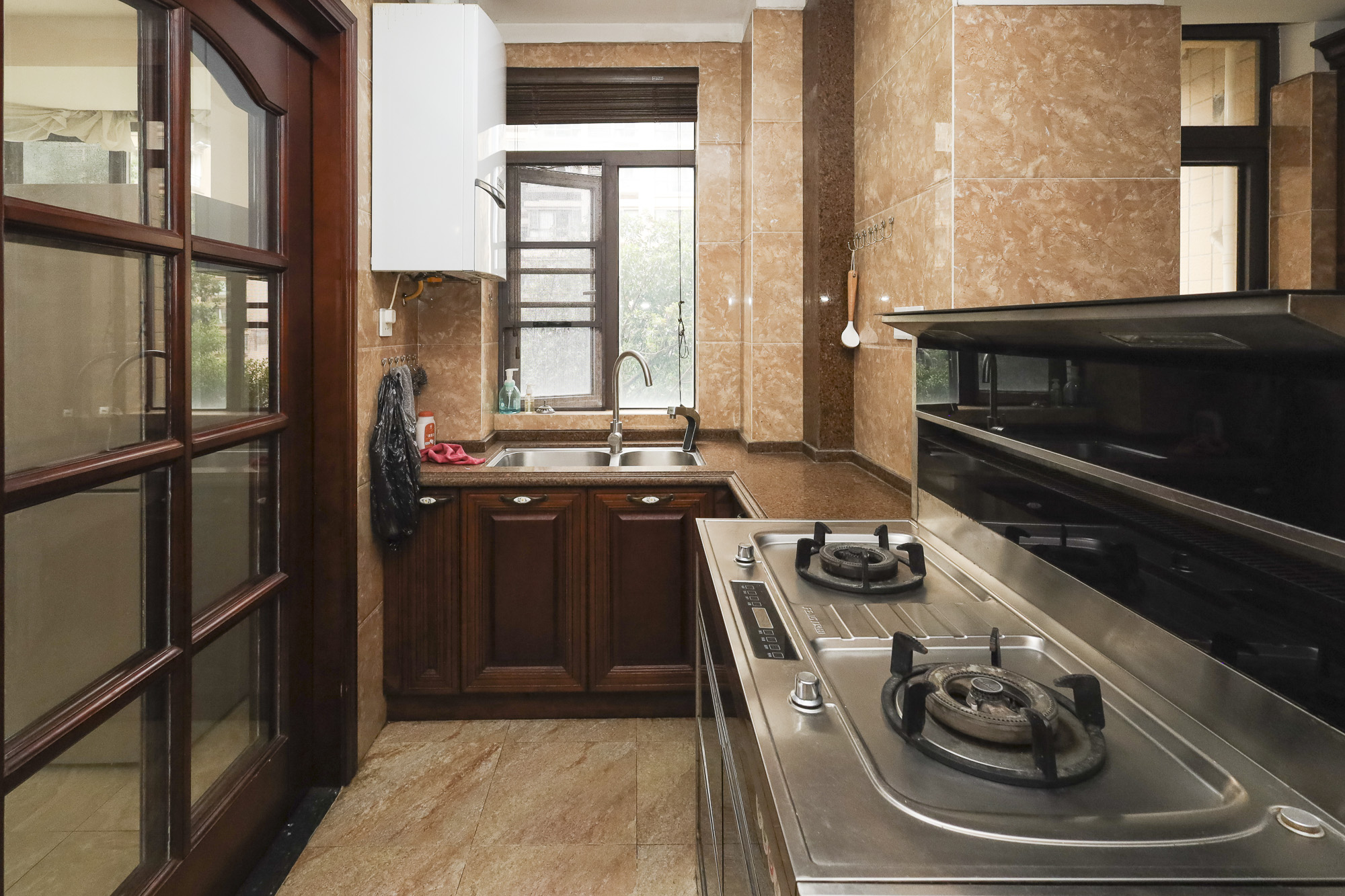 山语城二期  3室2厅1卫    100.0万厨房