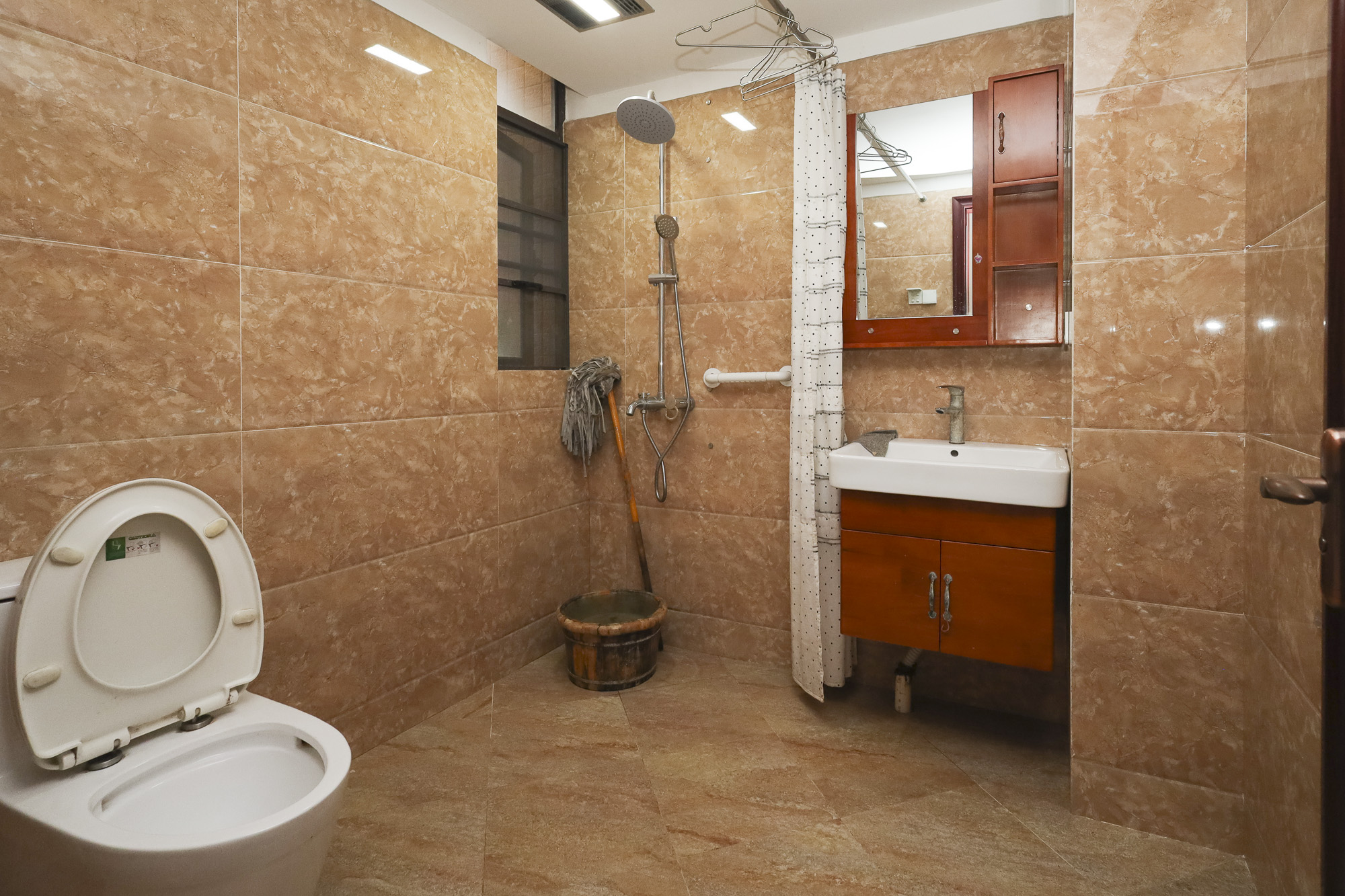 山语城二期 3室2厅1卫 100.0万 山语城二期 3室2厅1卫 100.0万卫生间