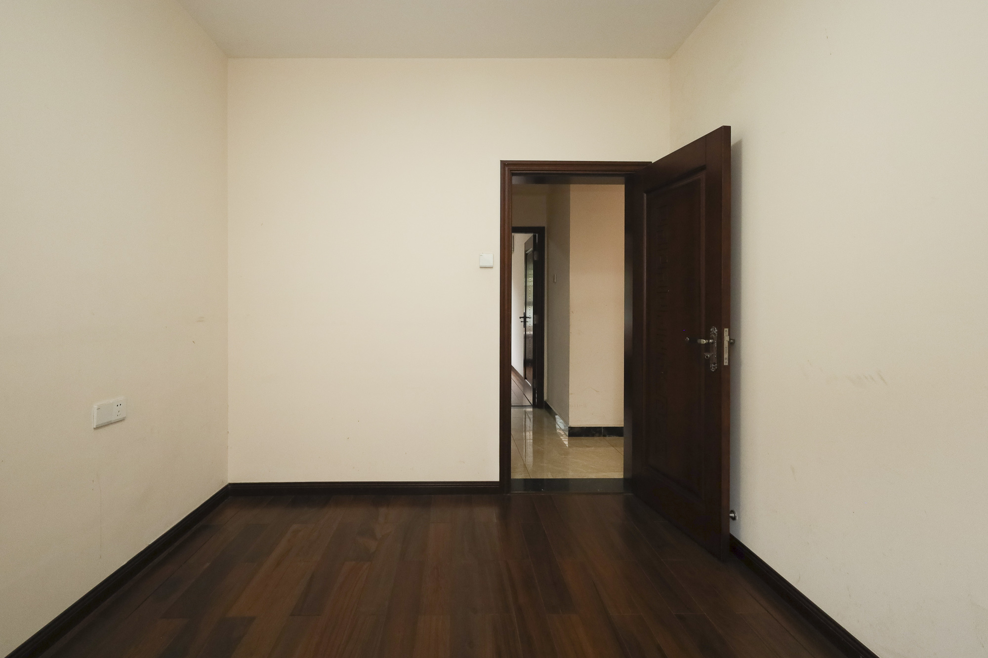 山语城二期  3室2厅1卫    100.0万卧室