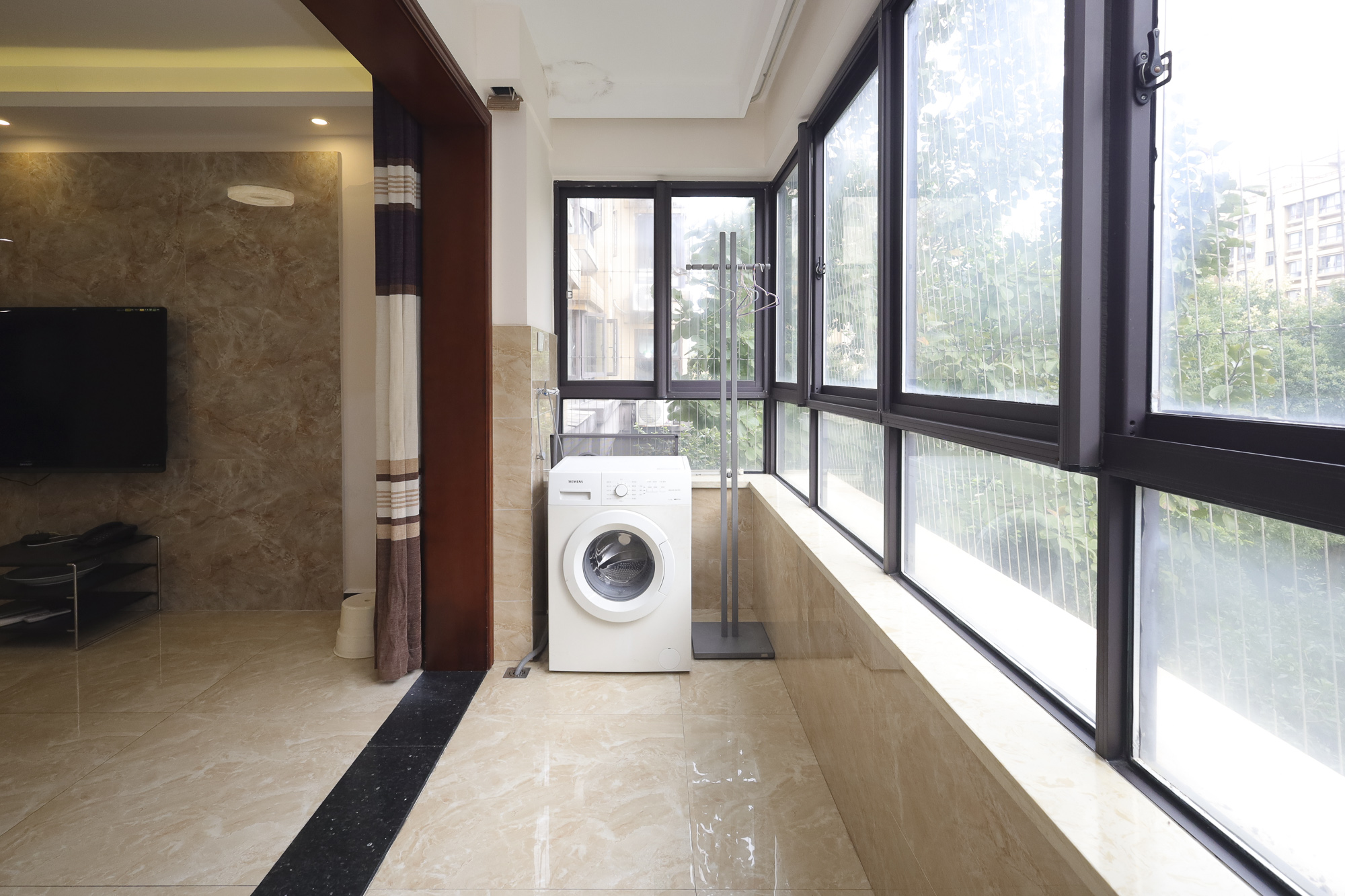 山语城二期  3室2厅1卫    100.0万阳台