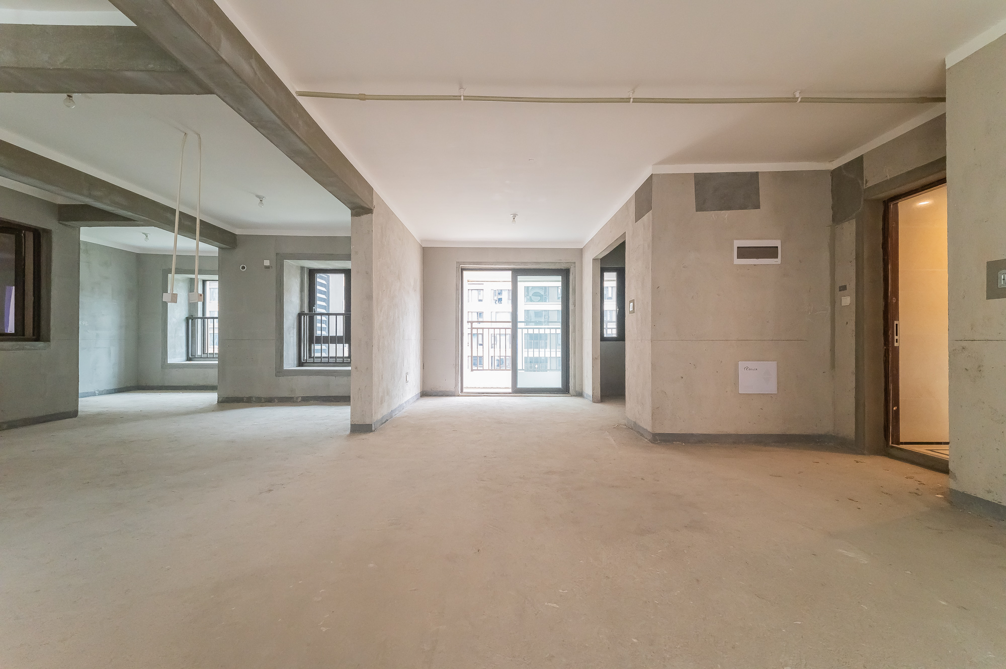 中交建发松雅院 4室2厅2卫 145.0万 中交建发松雅院 4室2厅2卫 145.0万客厅