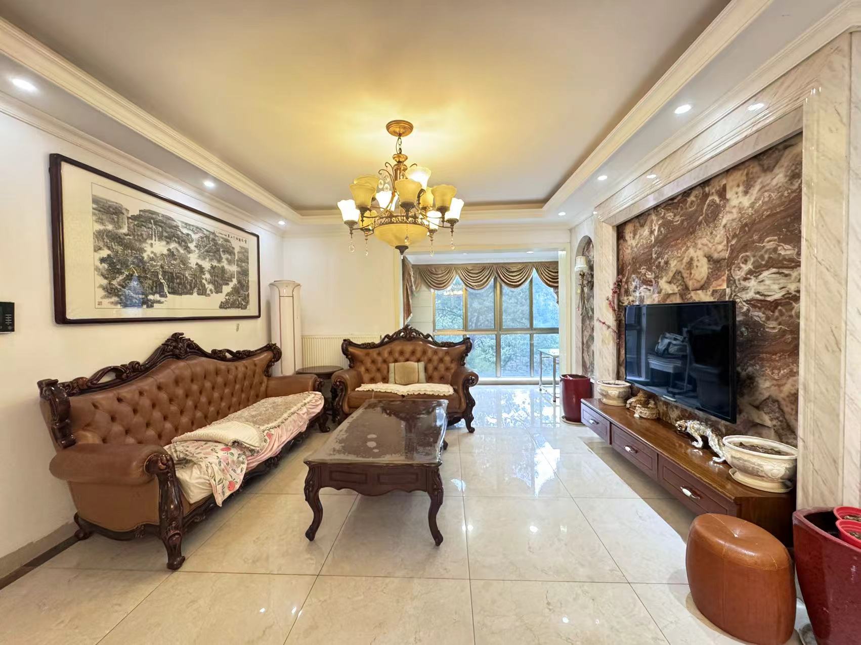 经世皇城 3室2厅2卫 88.0万 经世皇城 3室2厅2卫 88.0万室内图