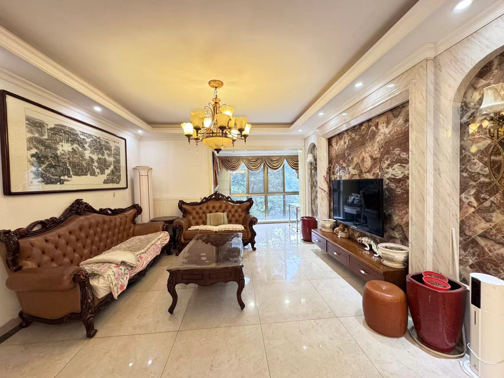 经世皇城 3室2厅2卫 88.0万 经世皇城 3室2厅2卫 88.0万室内图