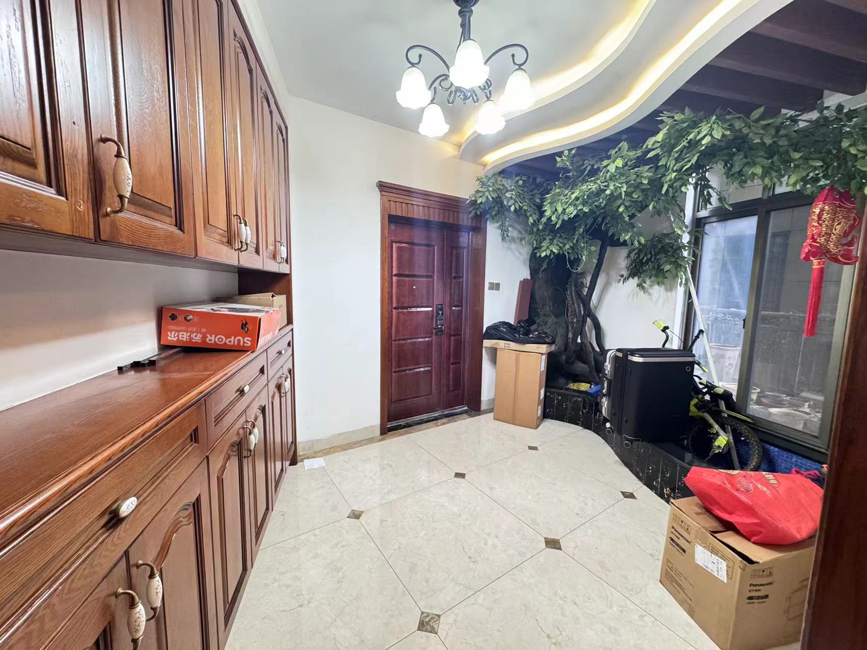 经世皇城 3室2厅2卫 88.0万 经世皇城 3室2厅2卫 88.0万室内图