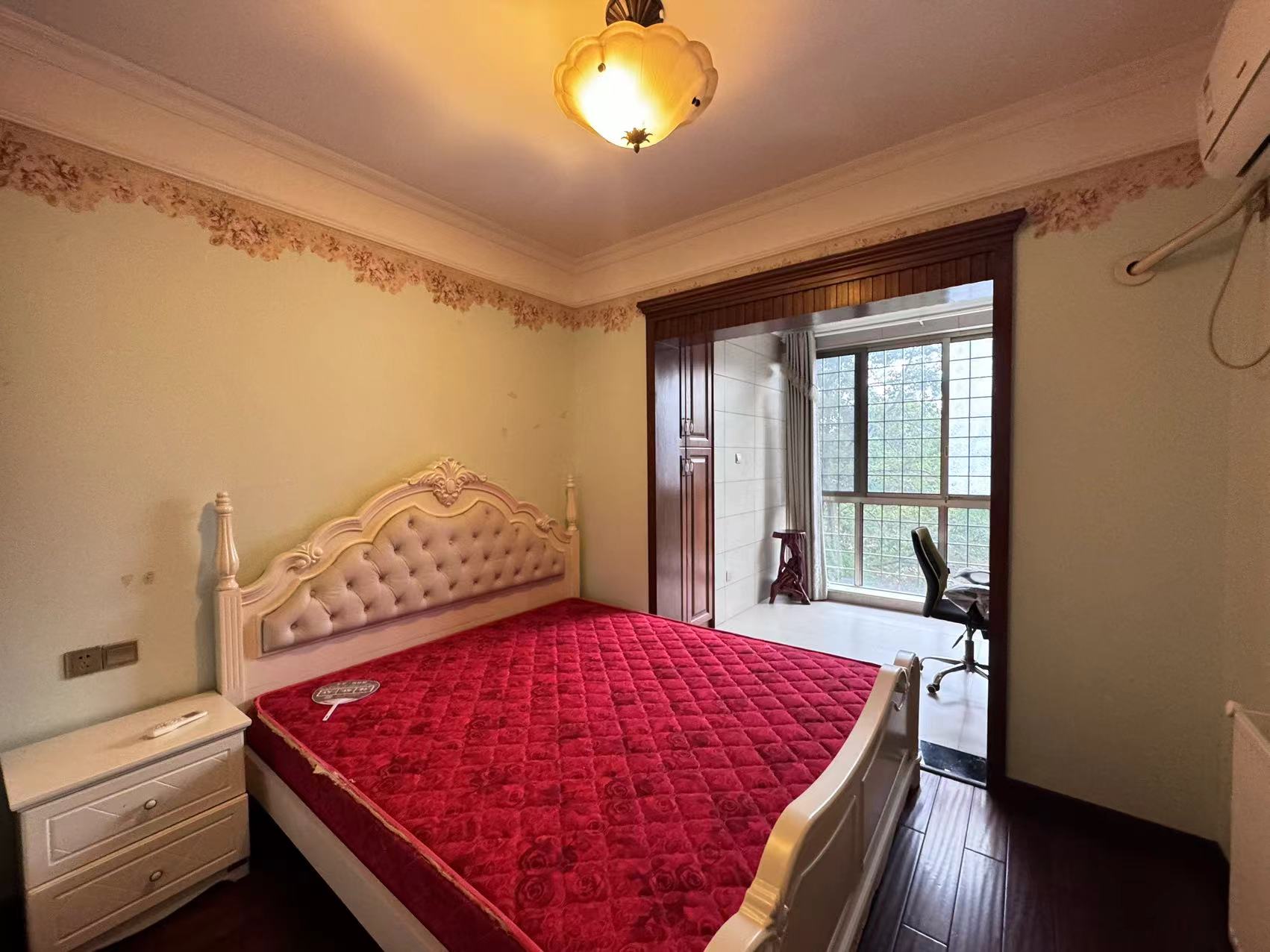 经世皇城 3室2厅2卫 88.0万 经世皇城 3室2厅2卫 88.0万室内图