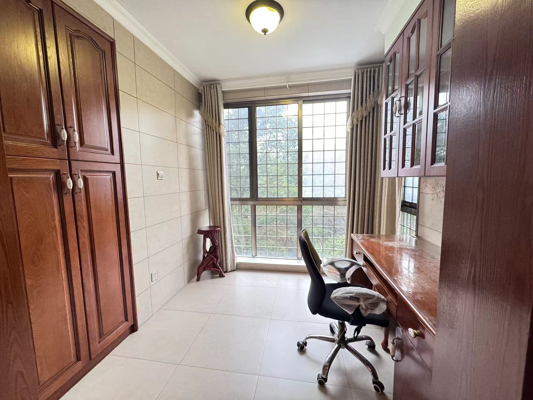 经世皇城 3室2厅2卫 88.0万 经世皇城 3室2厅2卫 88.0万室内图