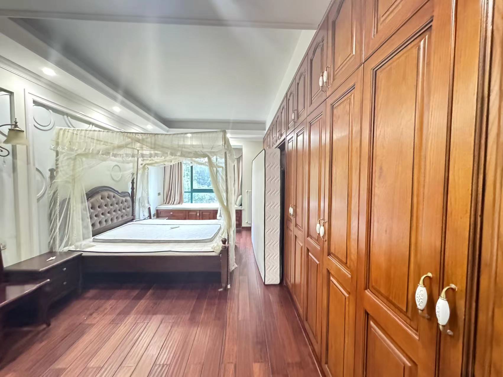 经世皇城 3室2厅2卫 88.0万 经世皇城 3室2厅2卫 88.0万室内图