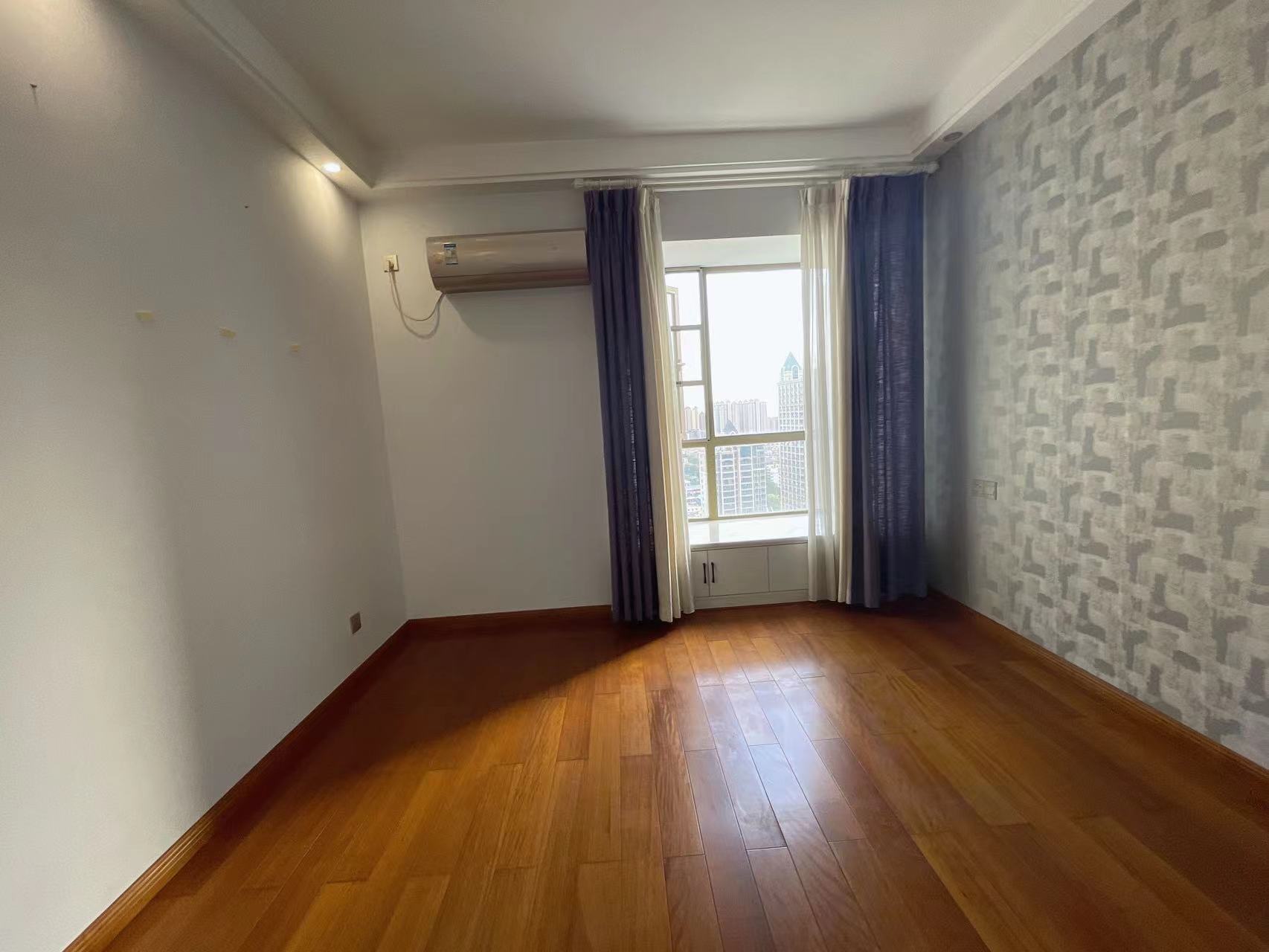 奥园广场  3室2厅2卫    94.8万 奥园广场  3室2厅2卫    94.8万室内图