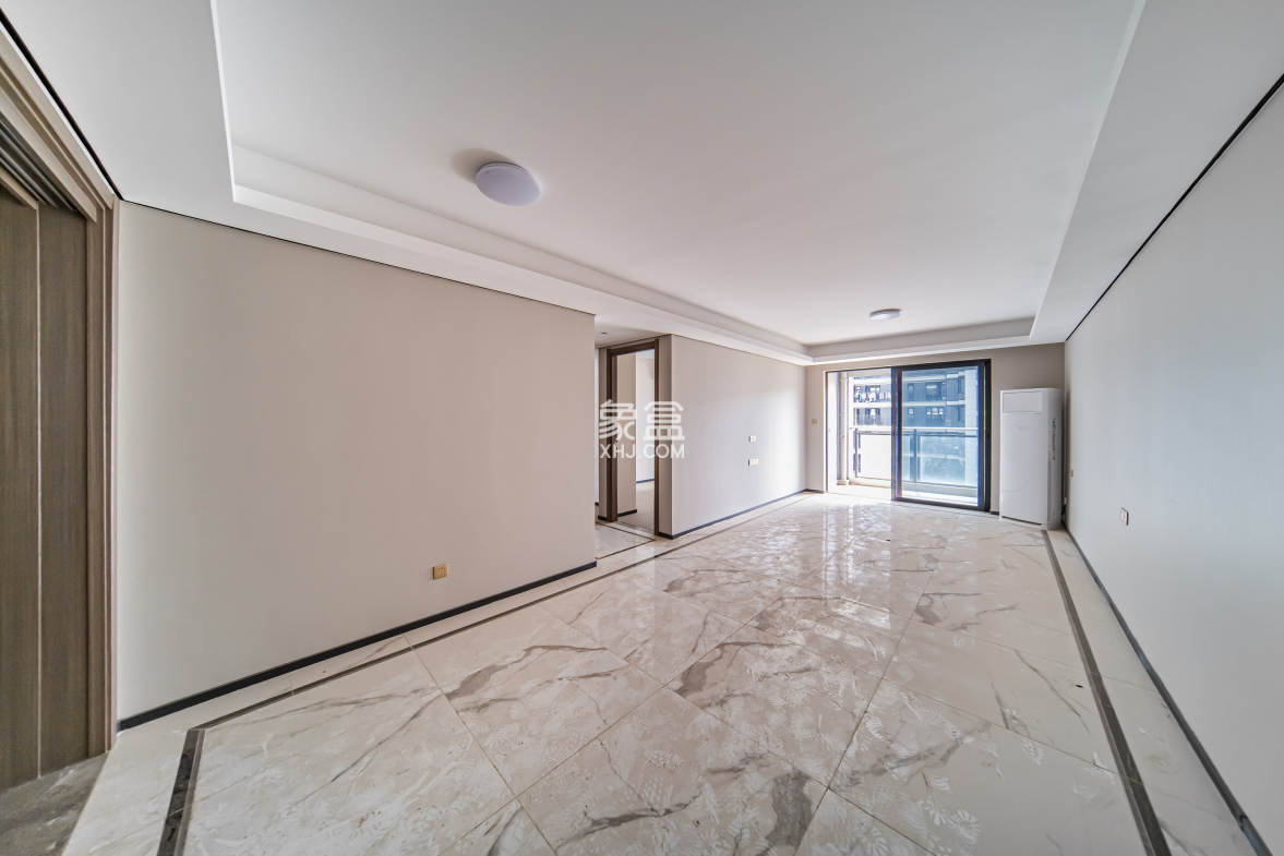 中海阅麓山一期 3室2厅2卫 162.0万 中海阅麓山一期 3室2厅2卫 162.0万客厅