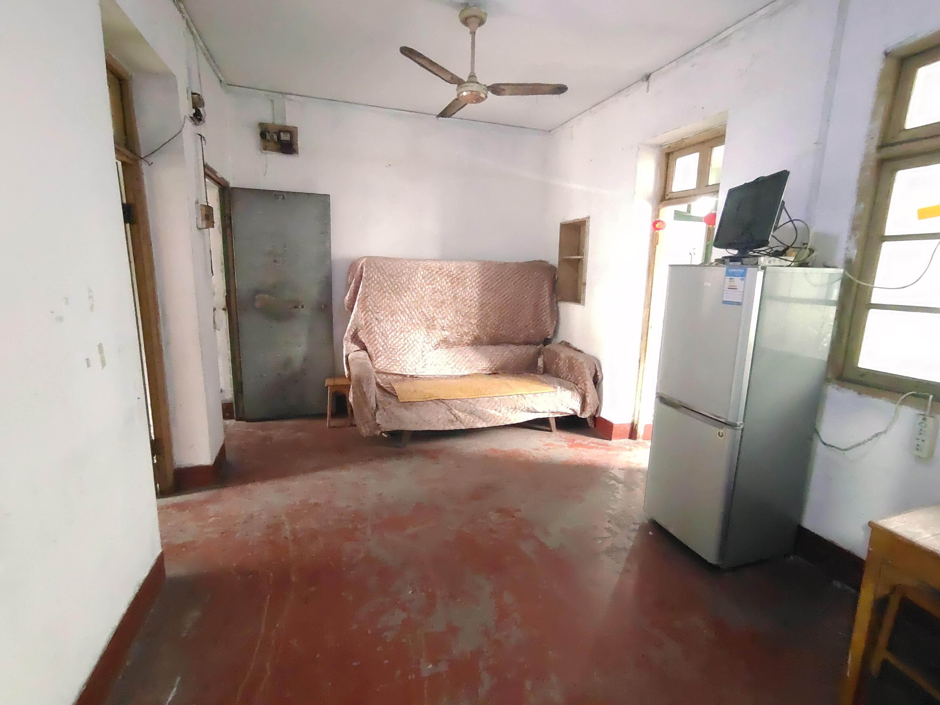 人民中路  3室1厅1卫    10.8万 人民中路  3室1厅1卫    10.8万室内图