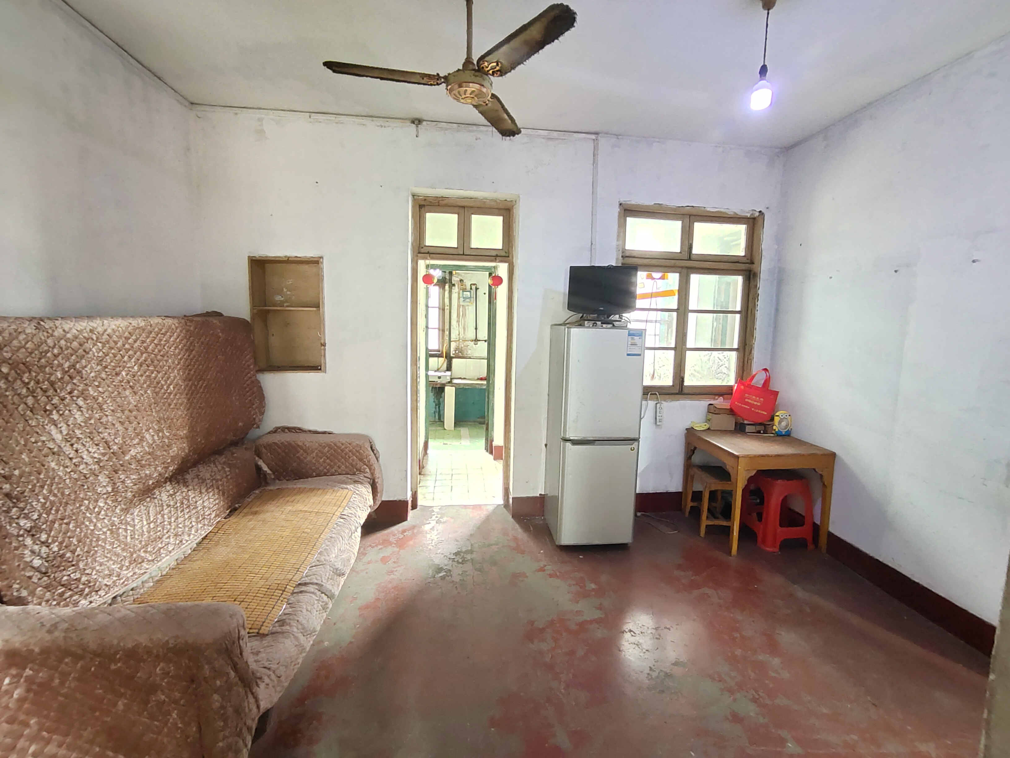 人民中路  3室1厅1卫    10.8万 人民中路  3室1厅1卫    10.8万室内图