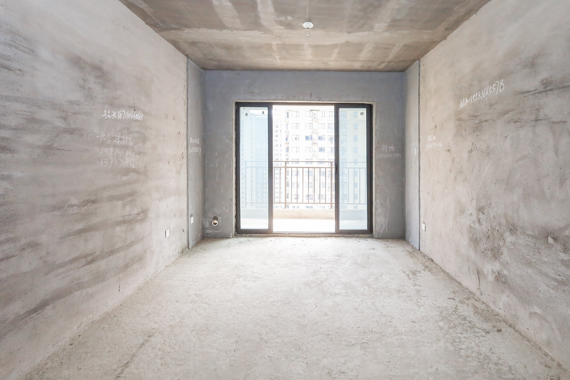 钰龙天下二期(钰龙佳园) 3室2厅2卫 213.0万 钰龙天下二期(钰龙佳园) 3室2厅2卫 213.0万客厅