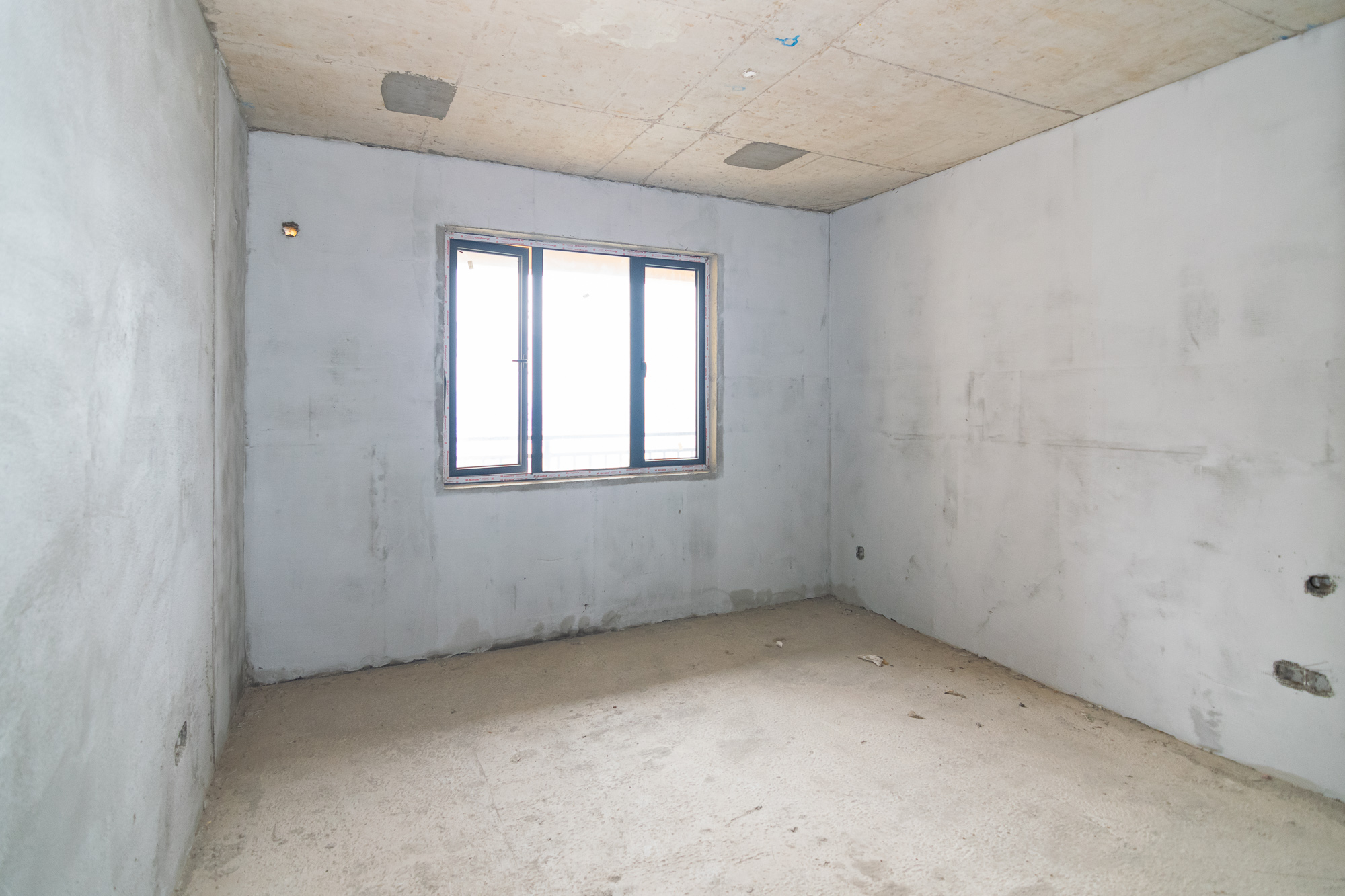 鸿海公园里 4室2厅2卫 67.9万 鸿海公园里 4室2厅2卫 67.9万卧室