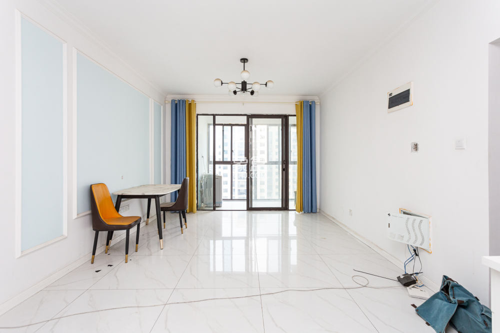 乾源国际  3室2厅2卫    63.0万