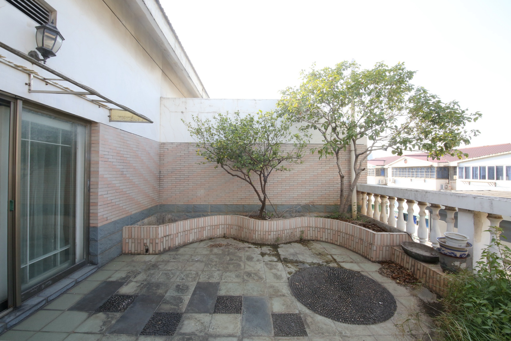 东南明苑  3室3厅2卫   138.00万阳台