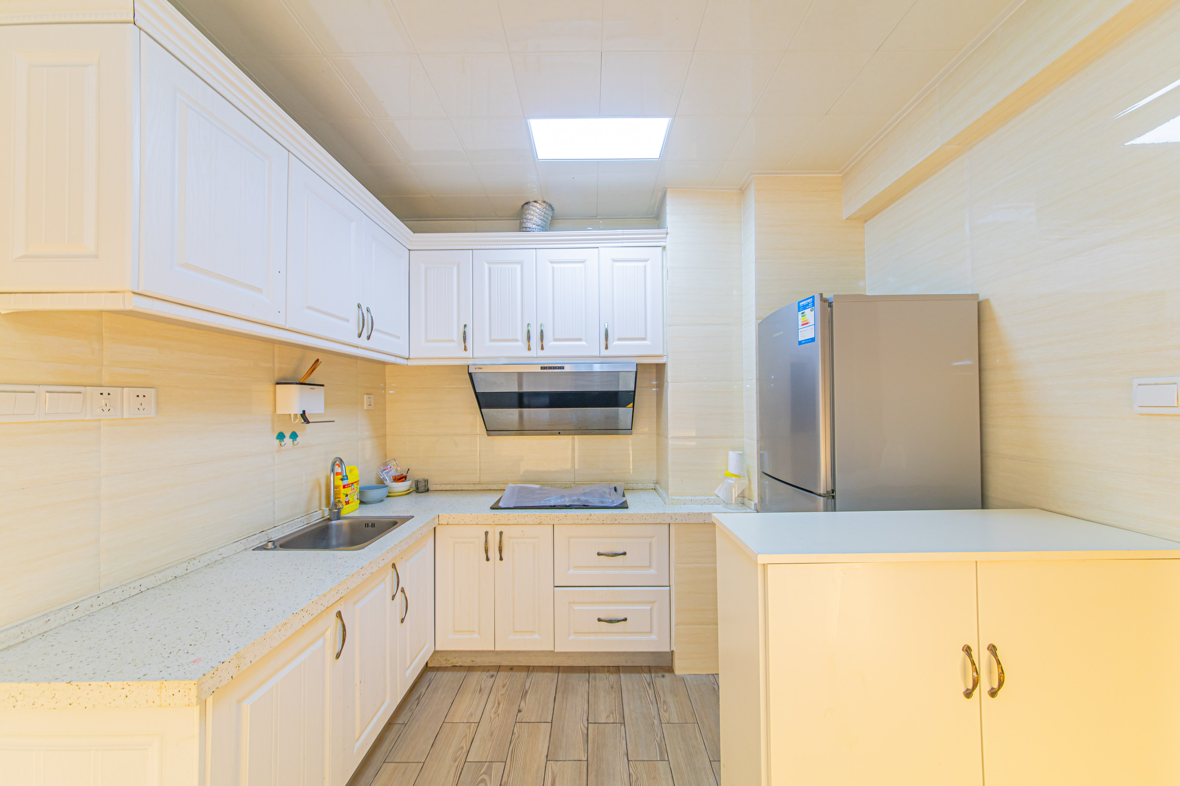 绿地公馆(绿地名邸)  1室1厅1卫    51.0万 绿地公馆(绿地名邸)  1室1厅1卫    51.0万厨房