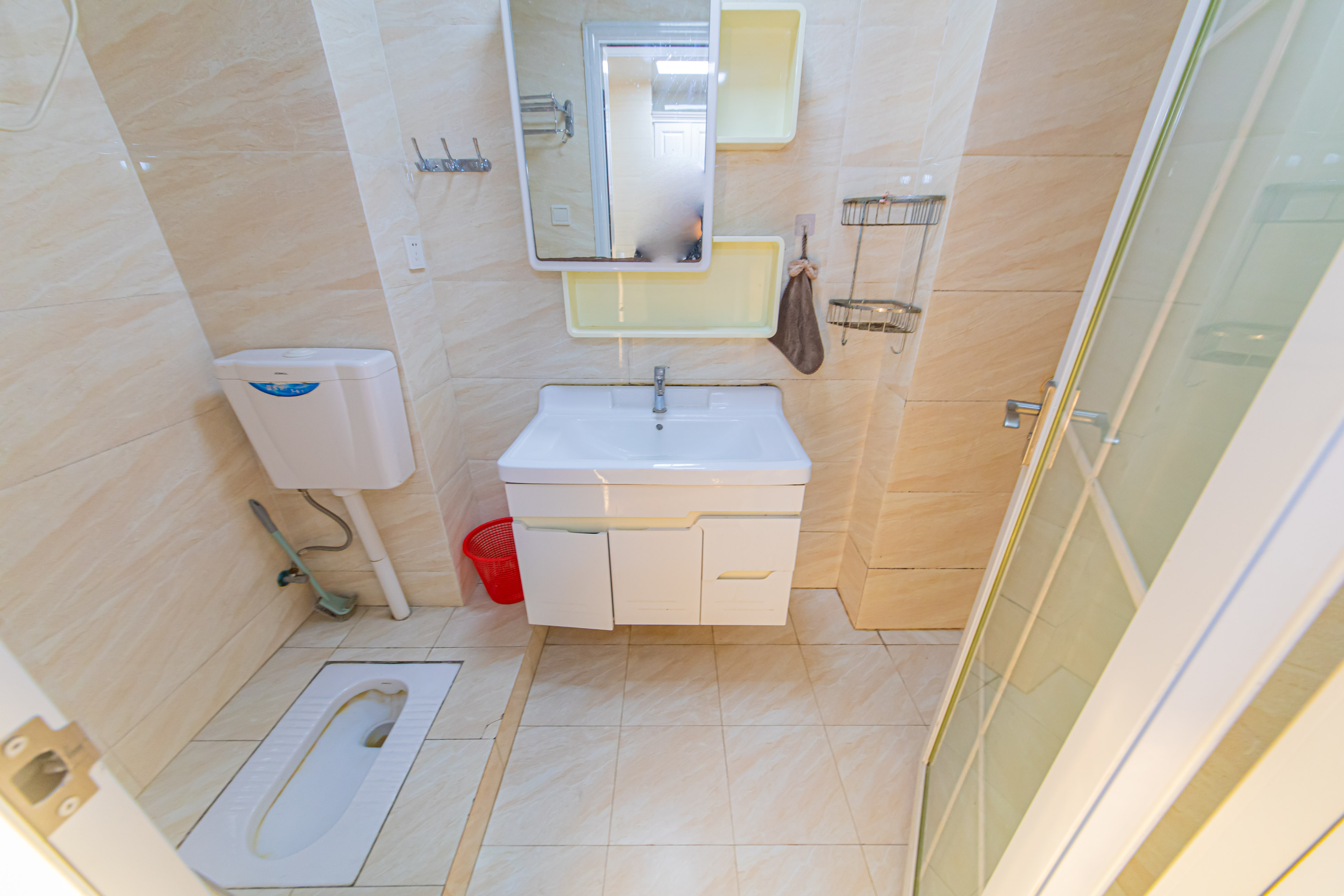 绿地公馆(绿地名邸)  1室1厅1卫    51.0万 绿地公馆(绿地名邸)  1室1厅1卫    51.0万卫生间