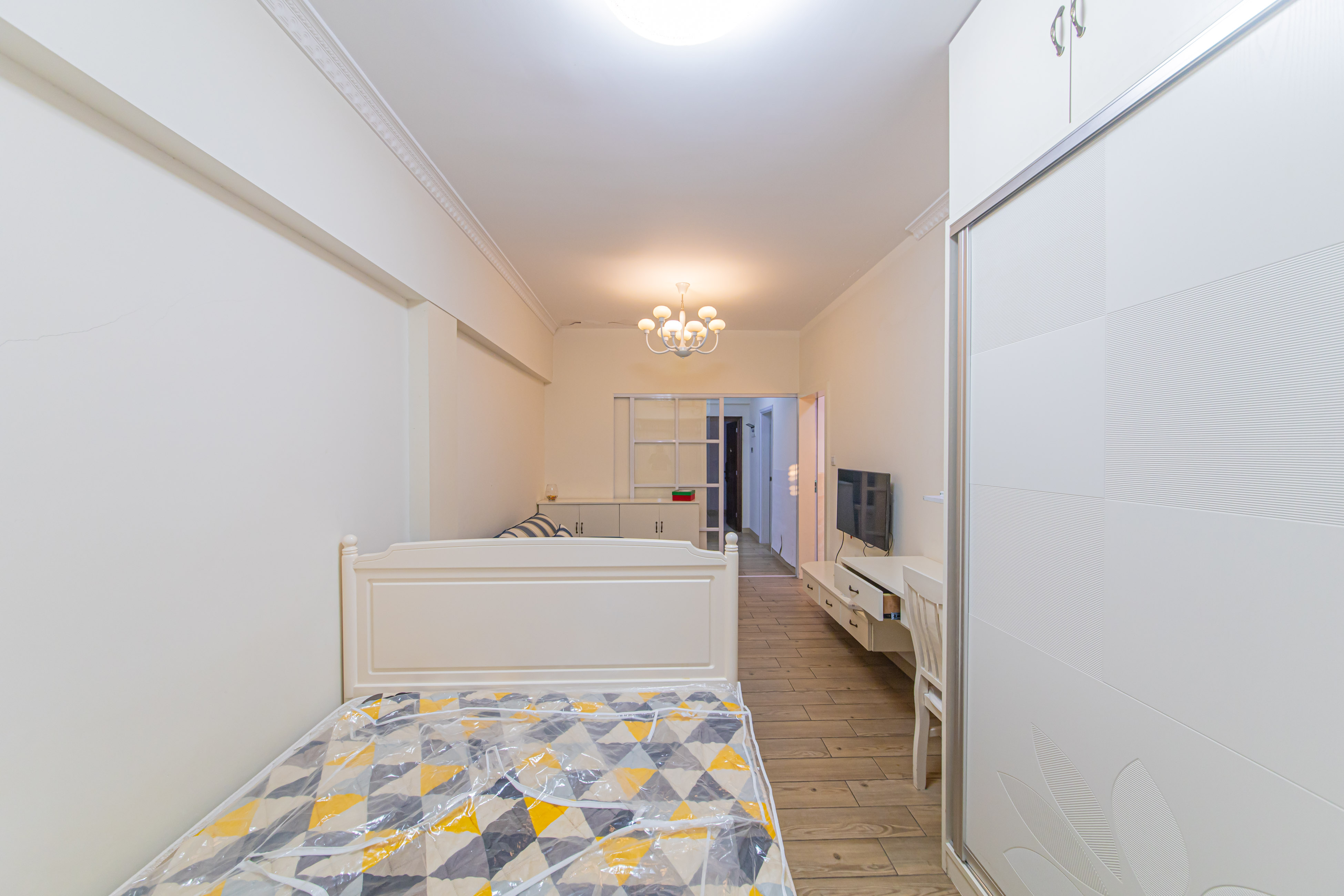 绿地公馆(绿地名邸)  1室1厅1卫    51.0万 绿地公馆(绿地名邸)  1室1厅1卫    51.0万卧室