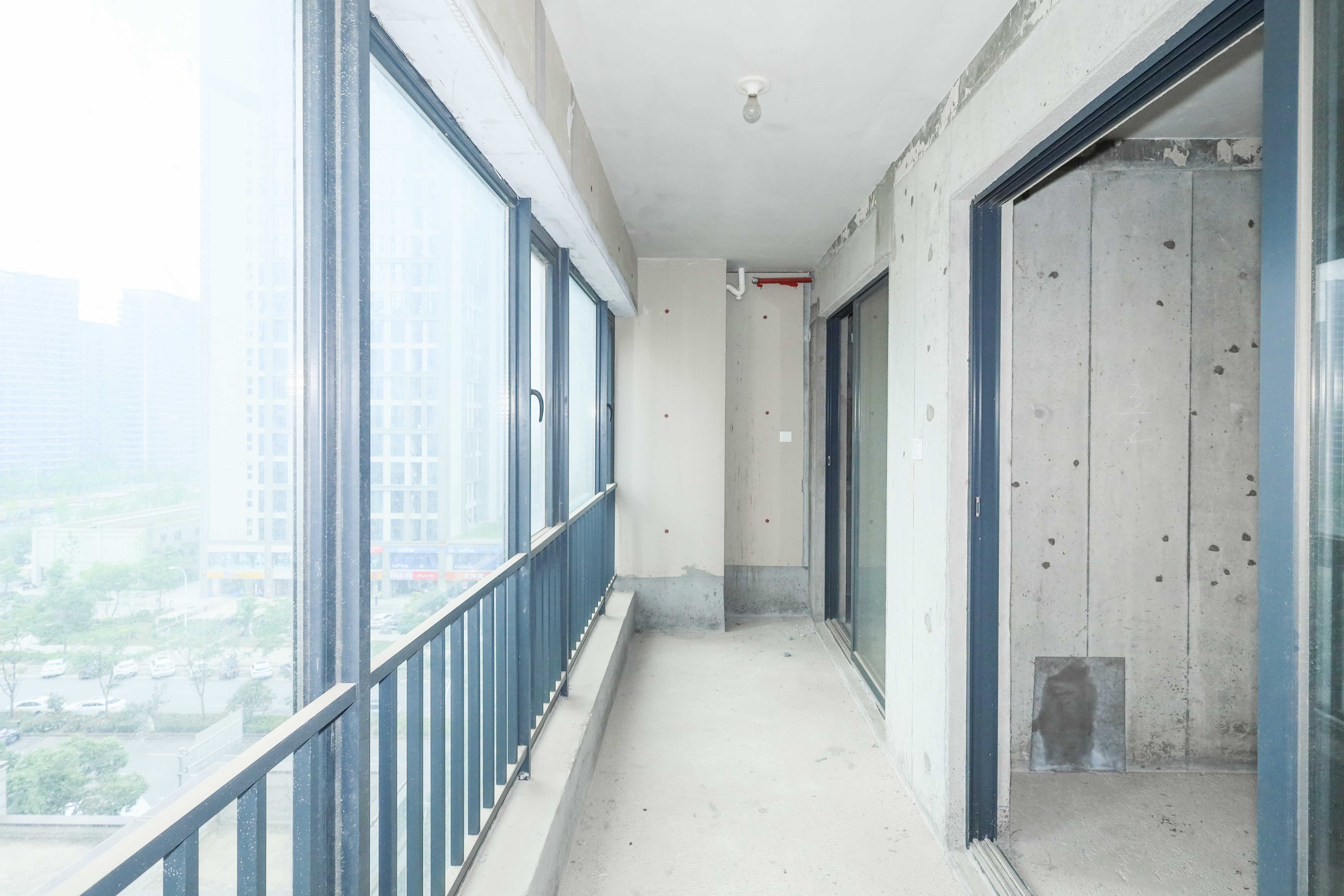 南山梅溪一方 3室2厅2卫 126.0万 南山梅溪一方 3室2厅2卫 126.0万阳台