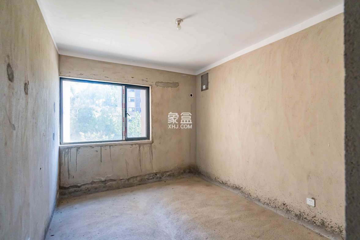 五矿沁园金城(春和景园)  4室2厅2卫    144.0万 五矿沁园金城(春和景园)  4室2厅2卫    144.0万卧室