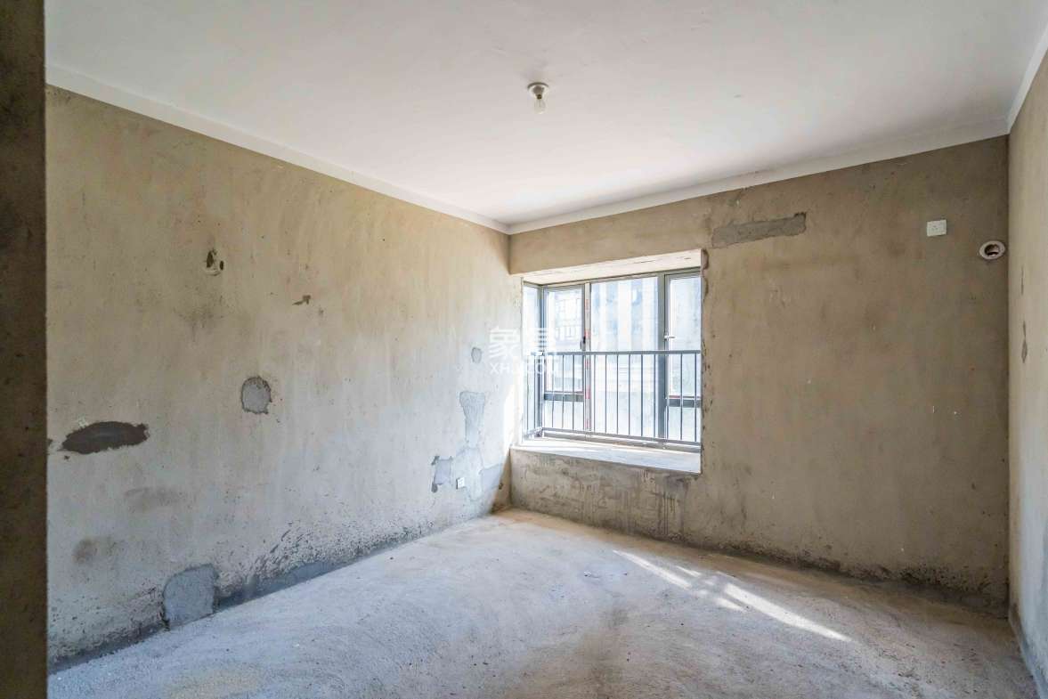 五矿沁园金城(春和景园)  4室2厅2卫    144.0万 五矿沁园金城(春和景园)  4室2厅2卫    144.0万卧室