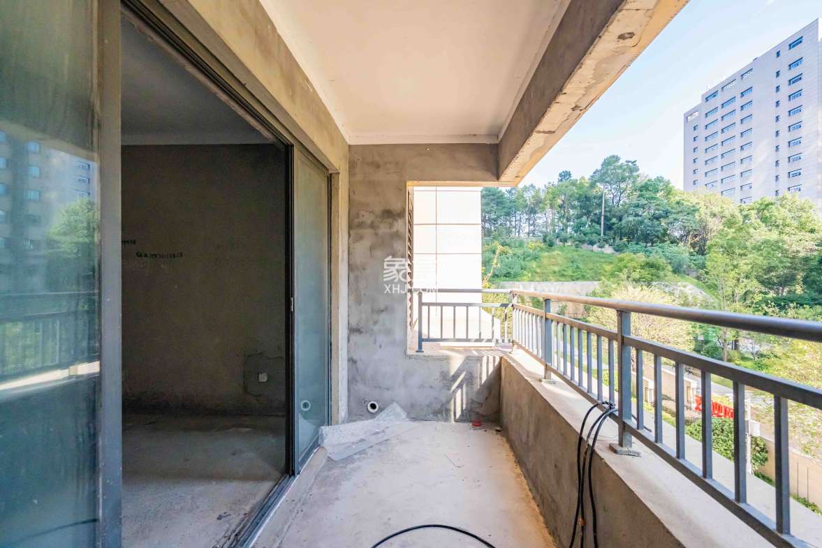 五矿沁园金城(春和景园)  4室2厅2卫    144.0万 五矿沁园金城(春和景园)  4室2厅2卫    144.0万阳台