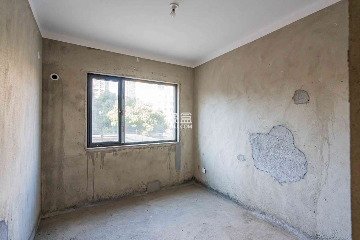 五矿沁园金城(春和景园)  4室2厅2卫    144.0万 五矿沁园金城(春和景园)  4室2厅2卫    144.0万卧室