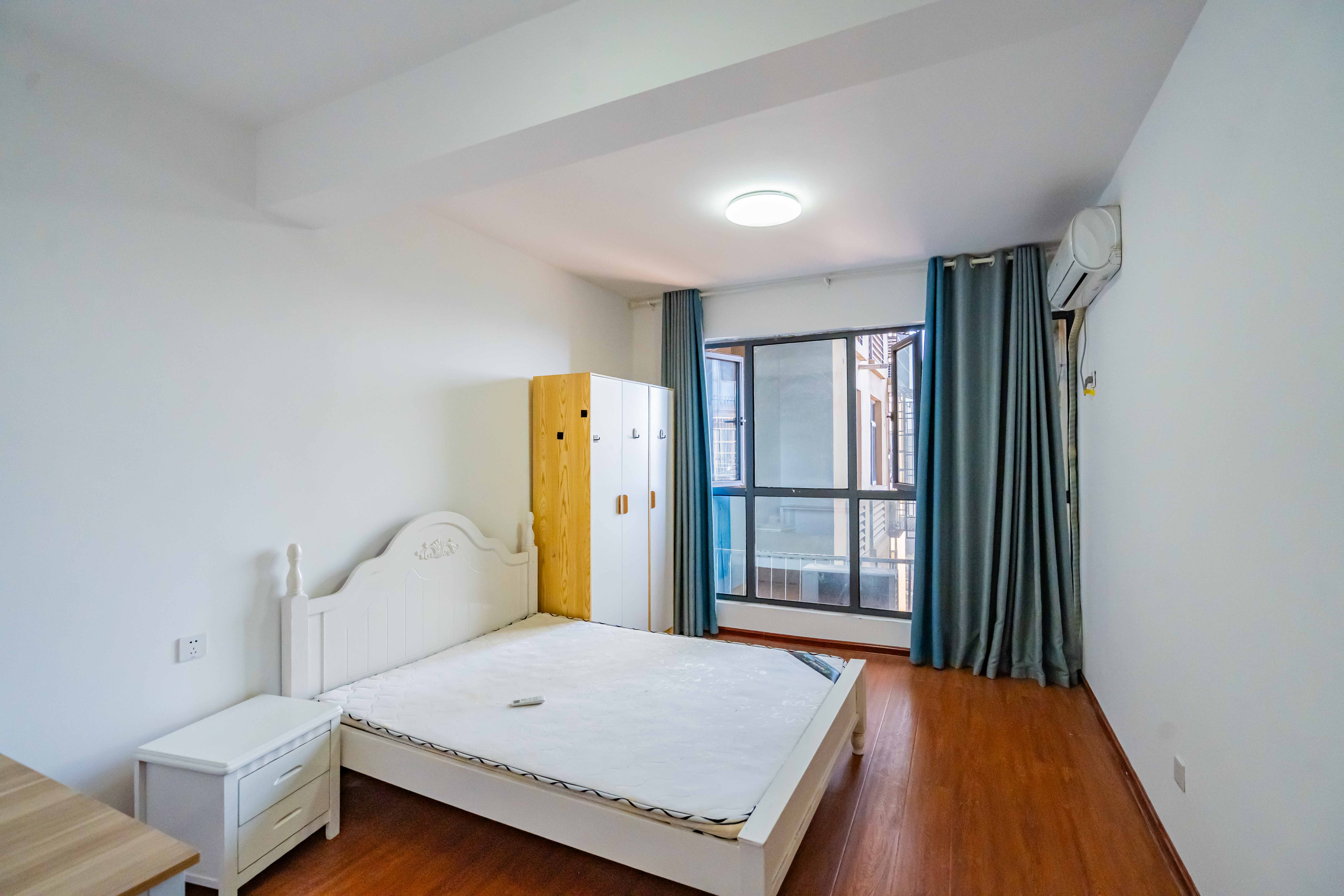 悦湖山 4室2厅2卫 100.0万 悦湖山 4室2厅2卫 100.0万卧室